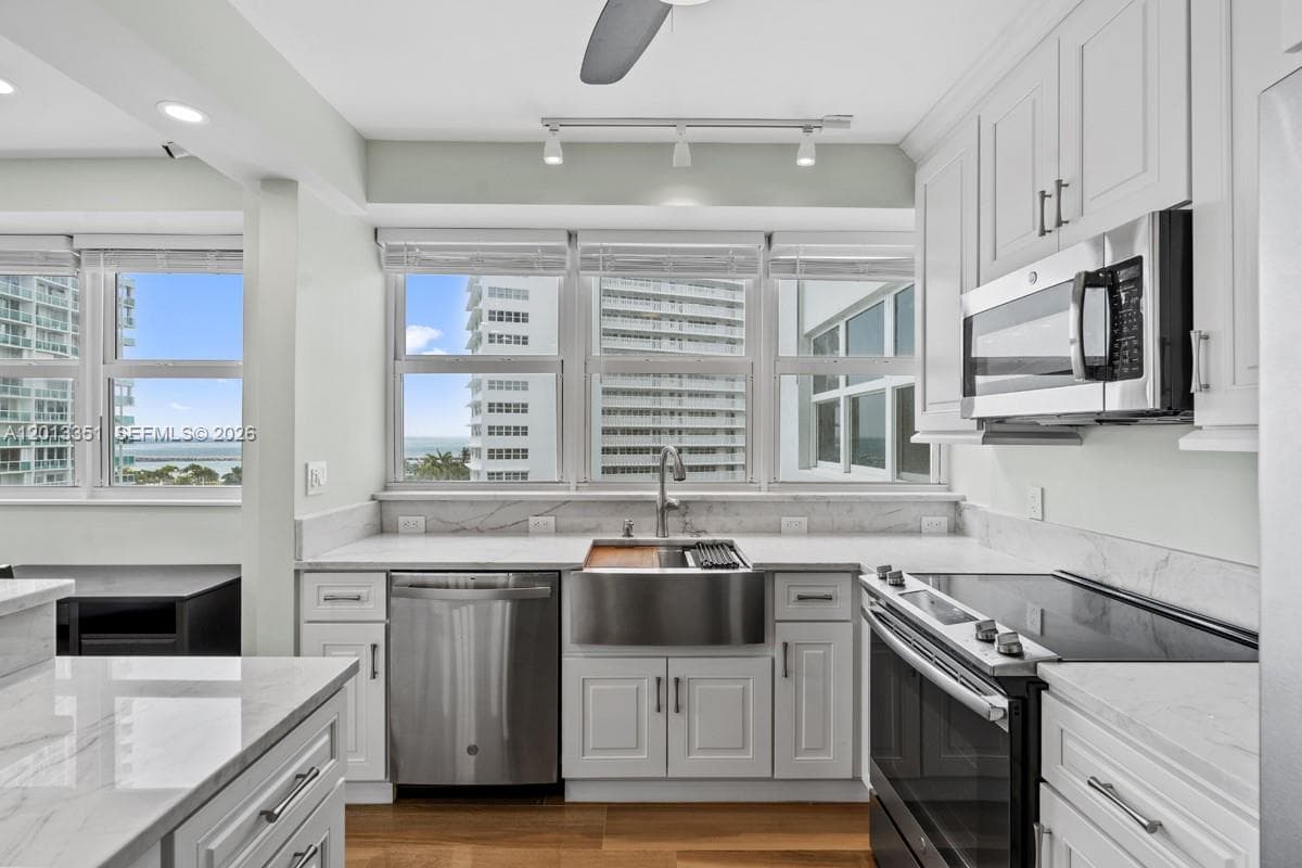 1920 S Ocean Dr 701 photo 21