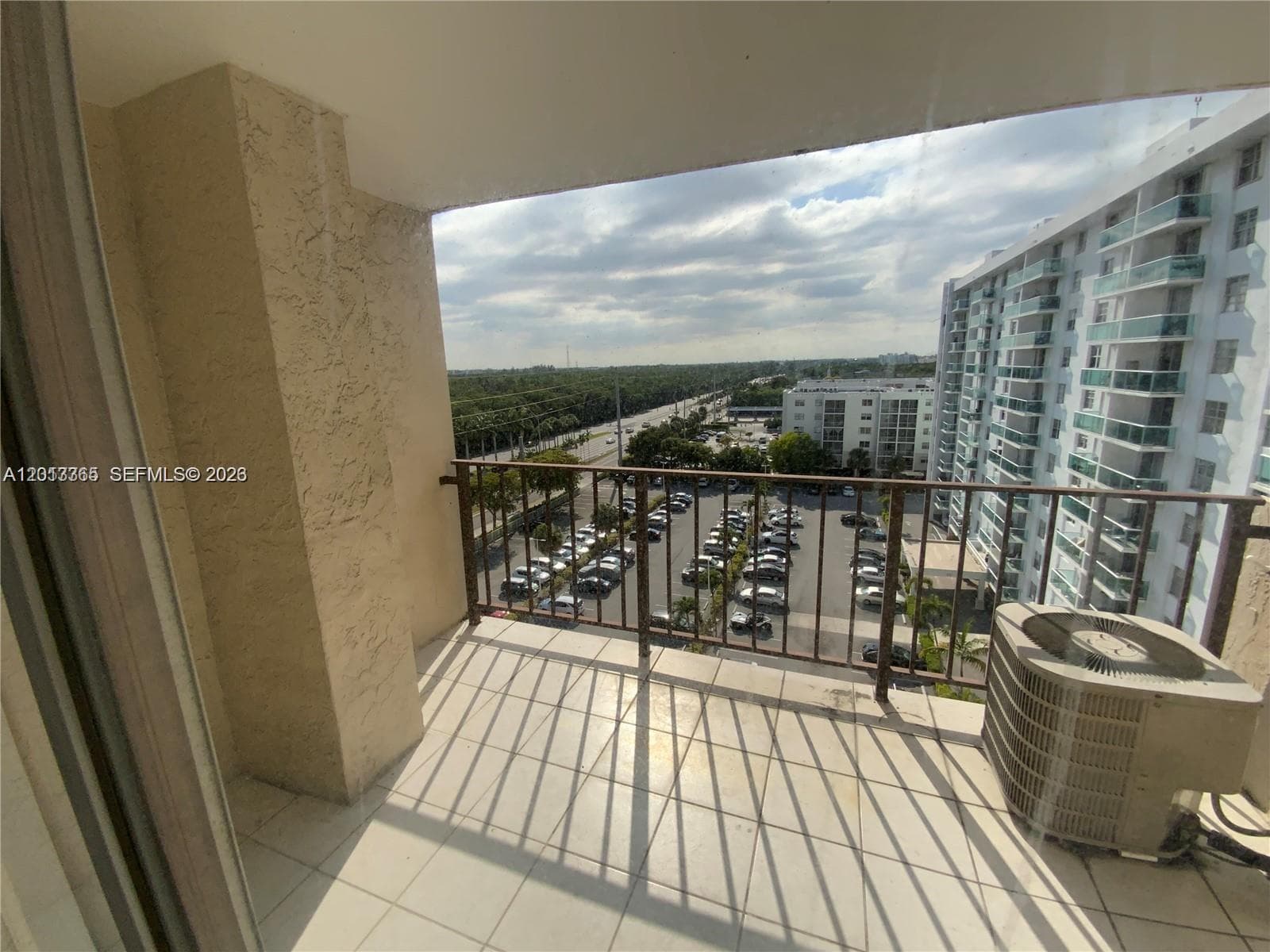 2903 Miami Beach Blvd 905 photo 3