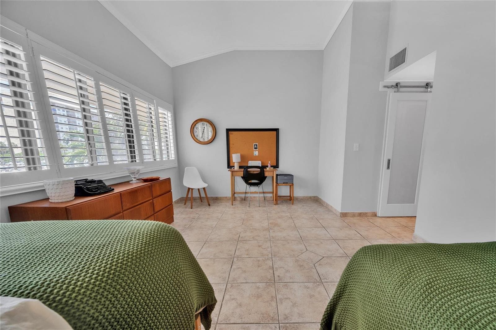 314 Poinciana Drive 806 photo 19