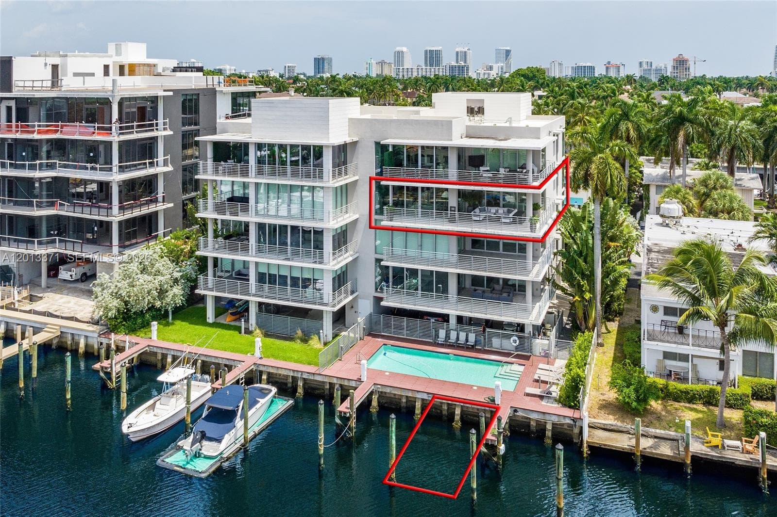 133 Isle Of Venice Dr 4B photo 2