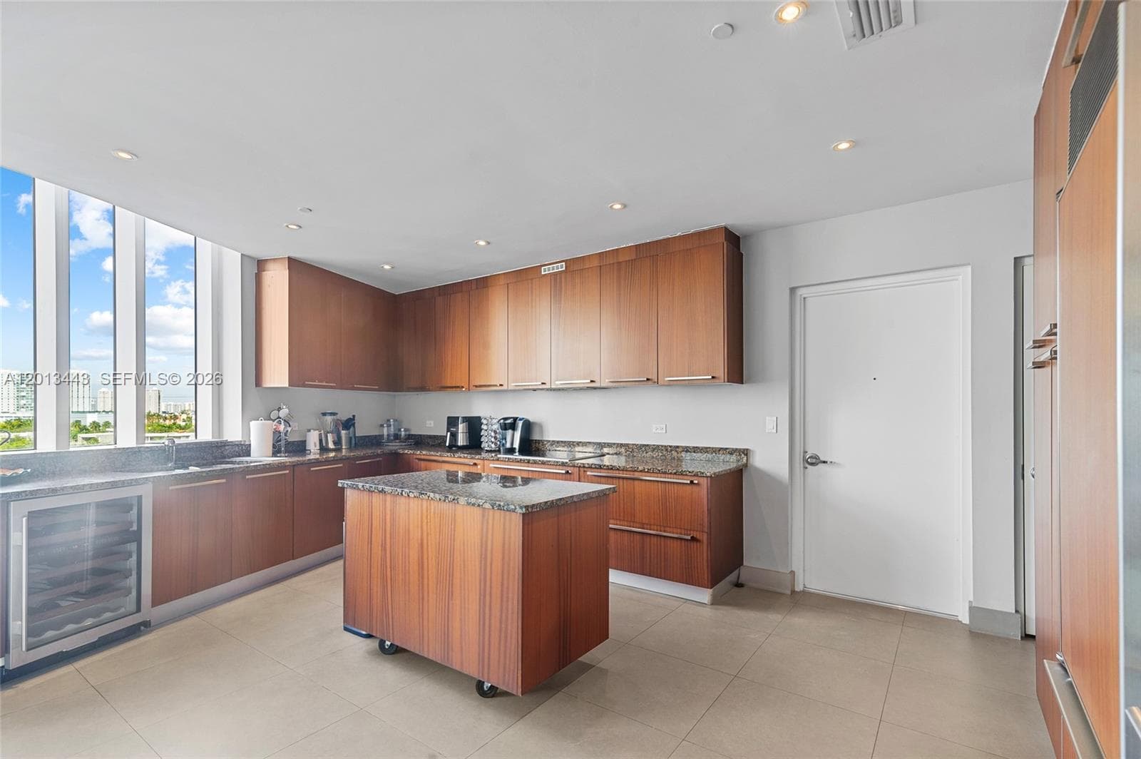 16001 Collins Ave 506 photo 10