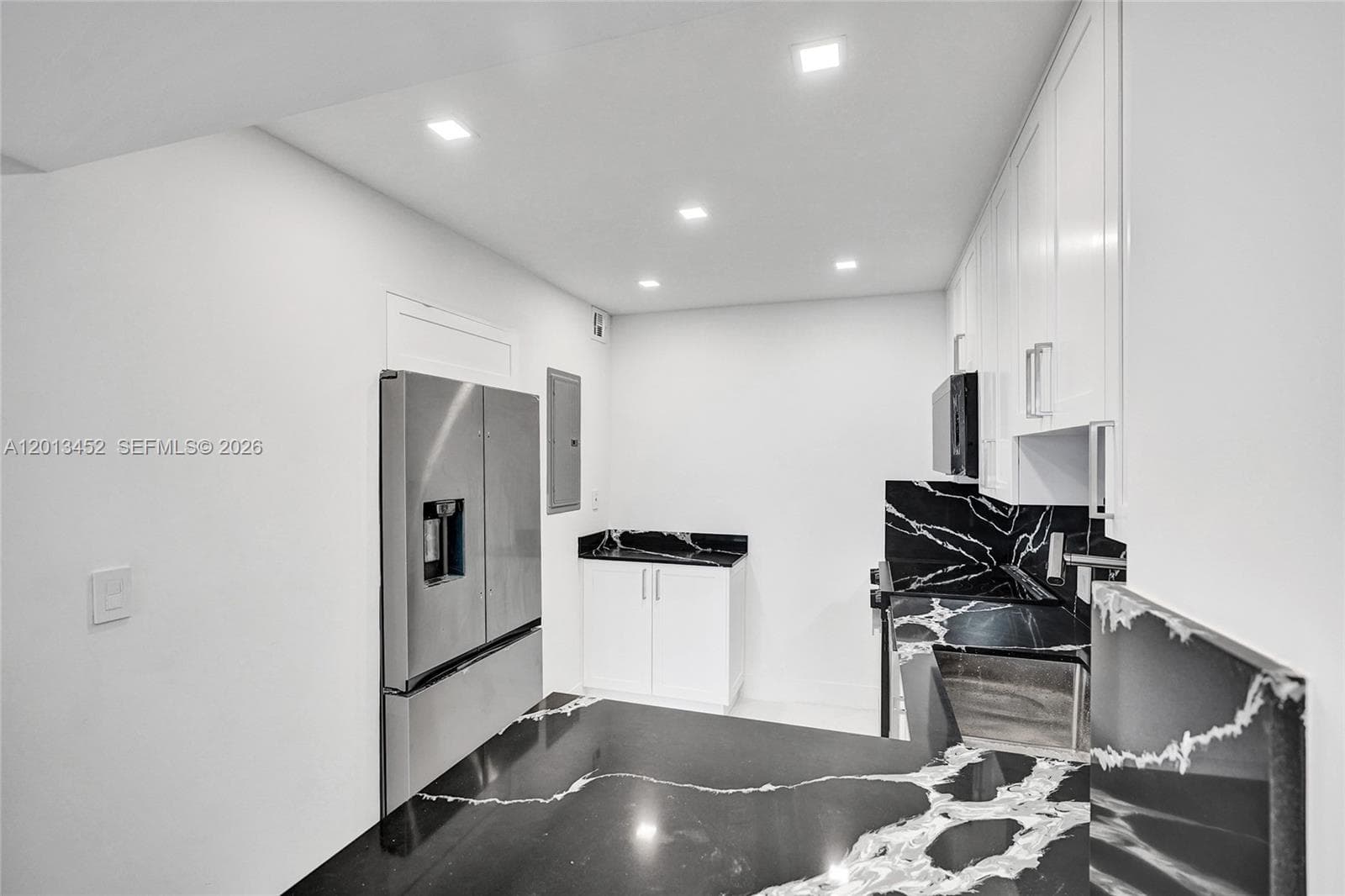 3625 Country Club Dr 2310 photo 9