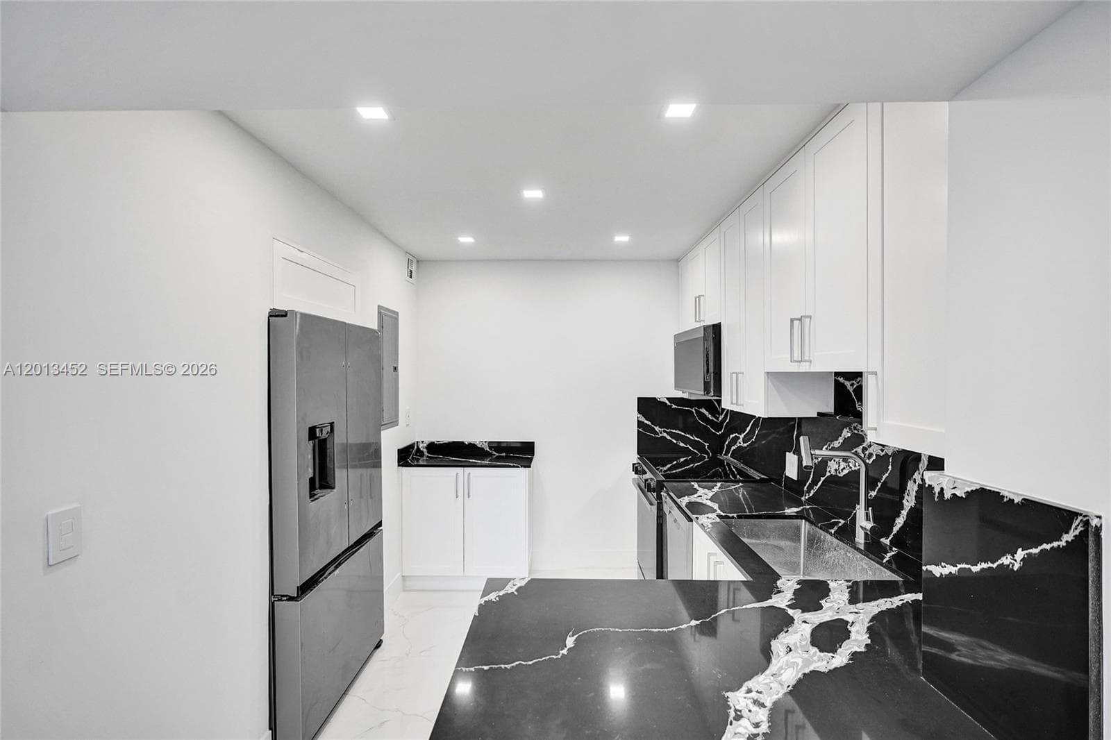 3625 Country Club Dr 2310 photo 10