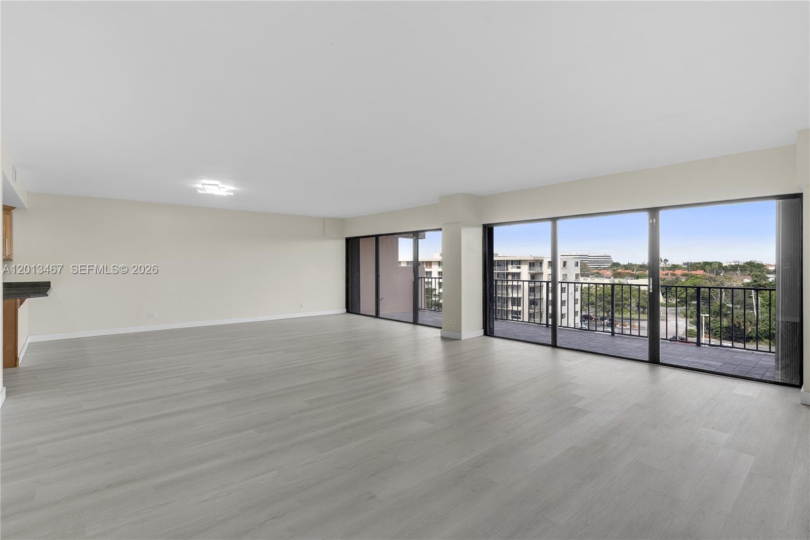 1800 114th St 601 photo 3