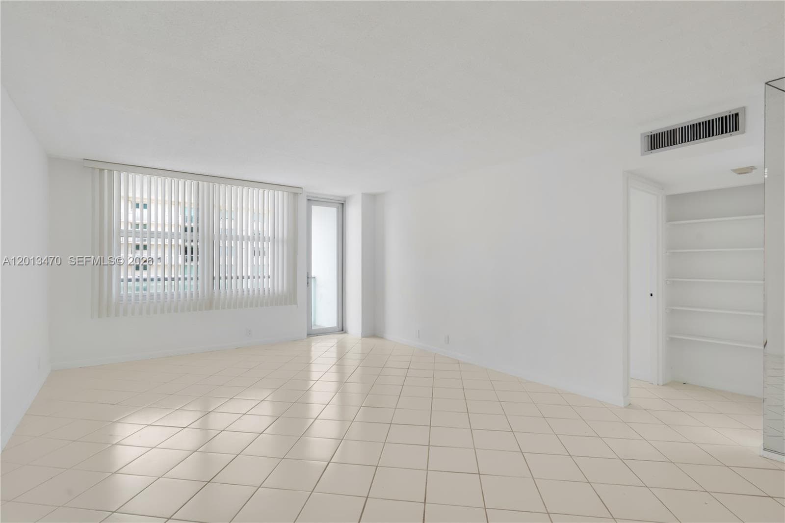 9511 Collins Ave 906 photo 2