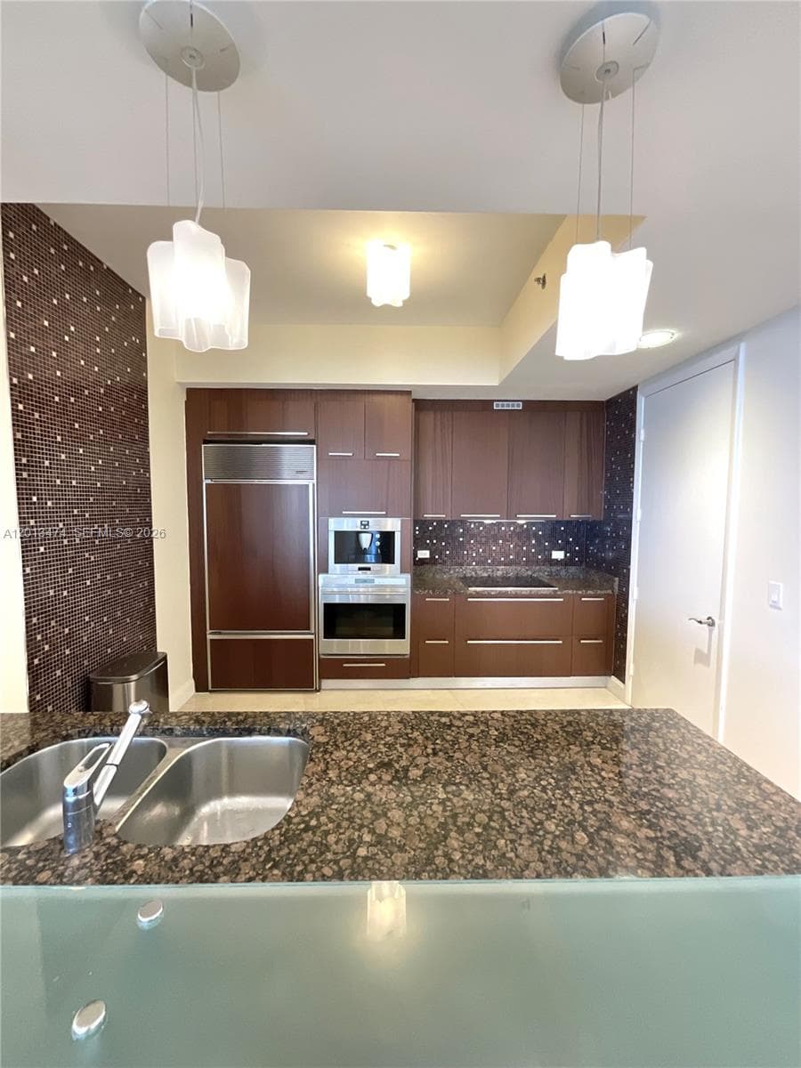 16001 Collins Ave 703 photo 3