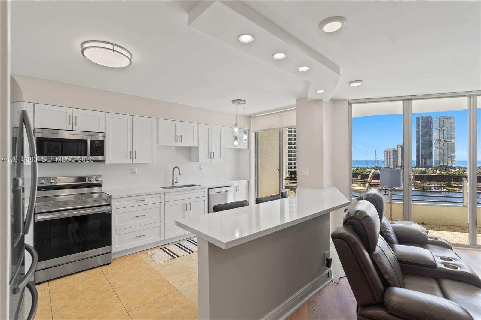 3600 Mystic Pointe Dr 1616 photo 5