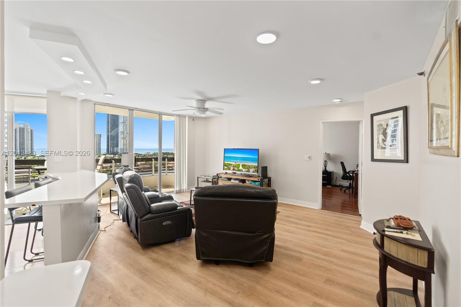 3600 Mystic Pointe Dr 1616 photo 9
