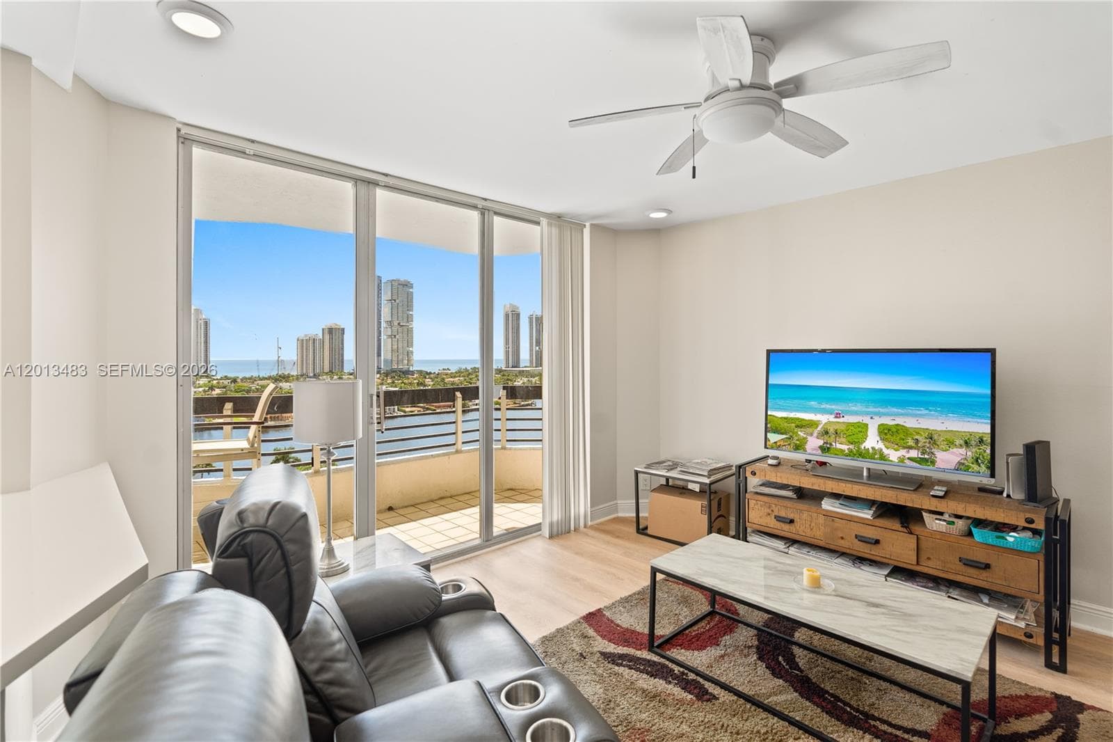 3600 Mystic Pointe Dr 1616 photo 8