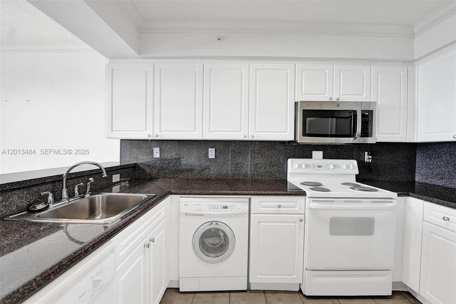 2501 Ocean Dr 1027 photo 6