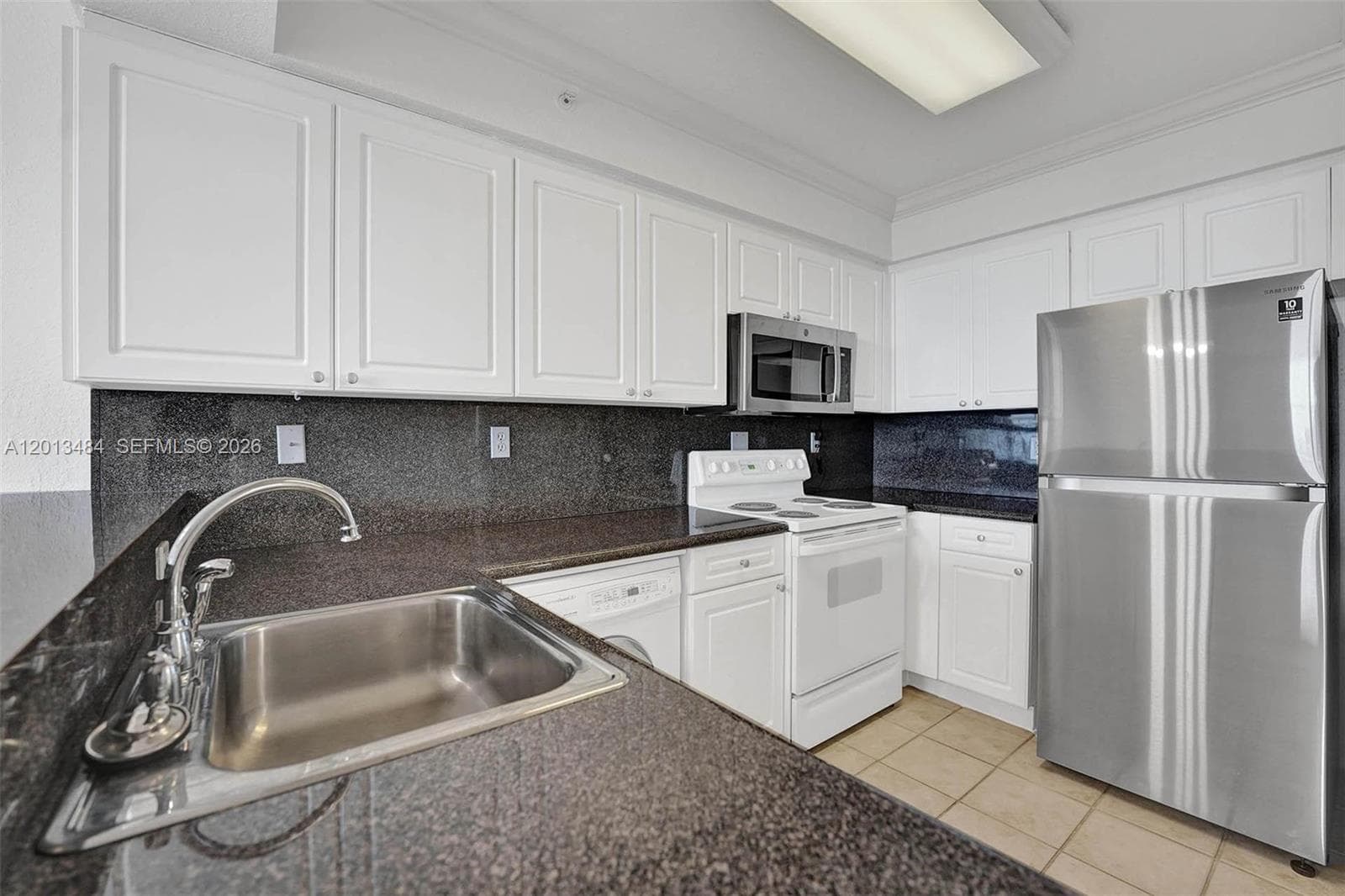 2501 Ocean Dr 1027 photo 7