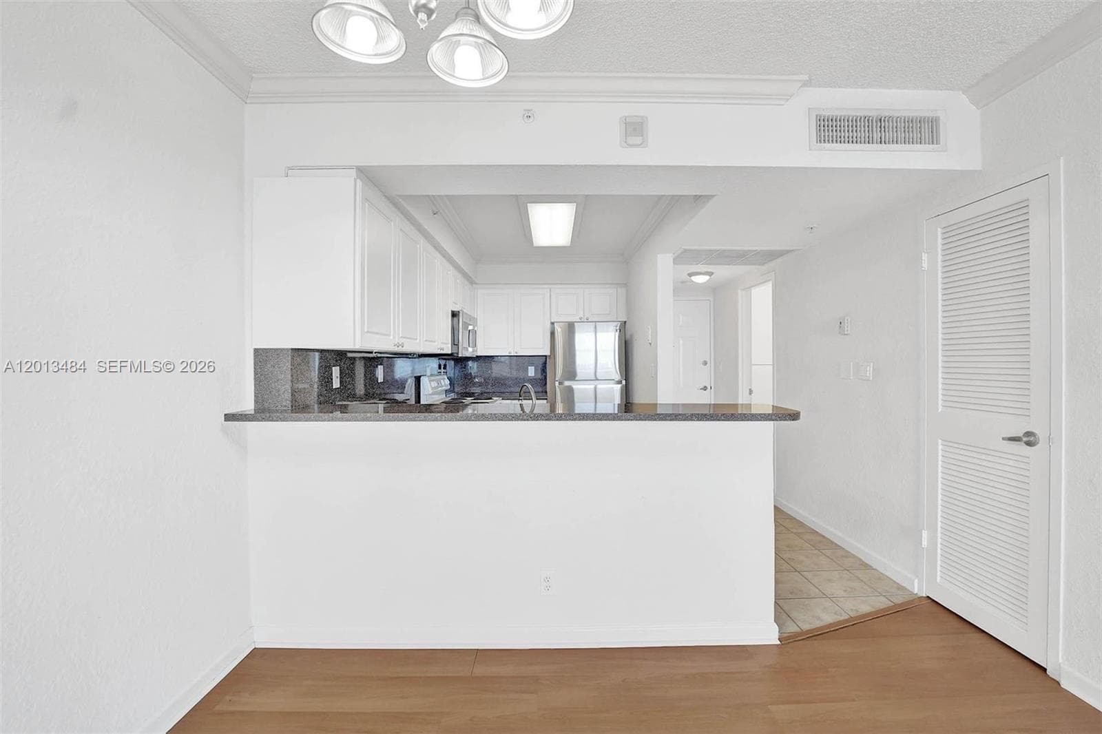 2501 Ocean Dr 1027 photo 3