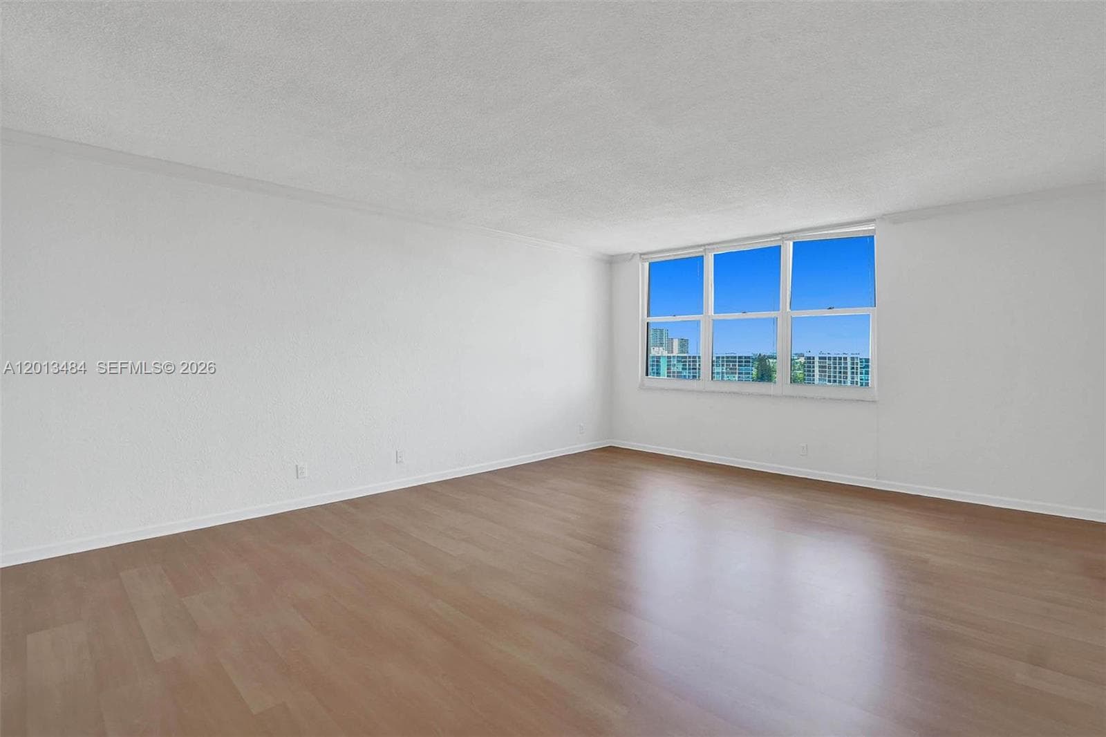 2501 Ocean Dr 1027 photo 8