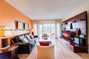 300 Bayview Dr 1409 photo 12