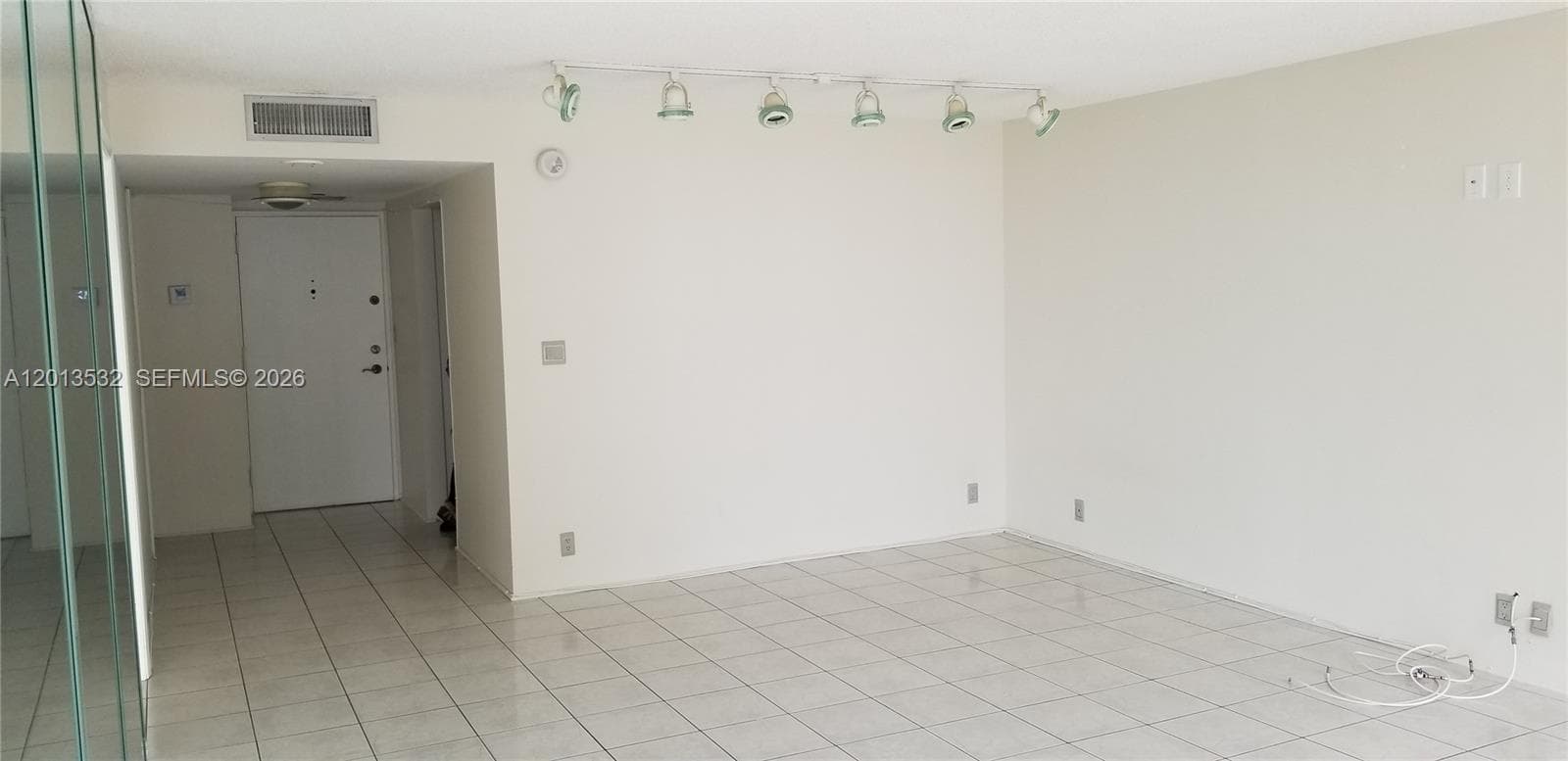 1901 Brickell Ave B906 photo 5