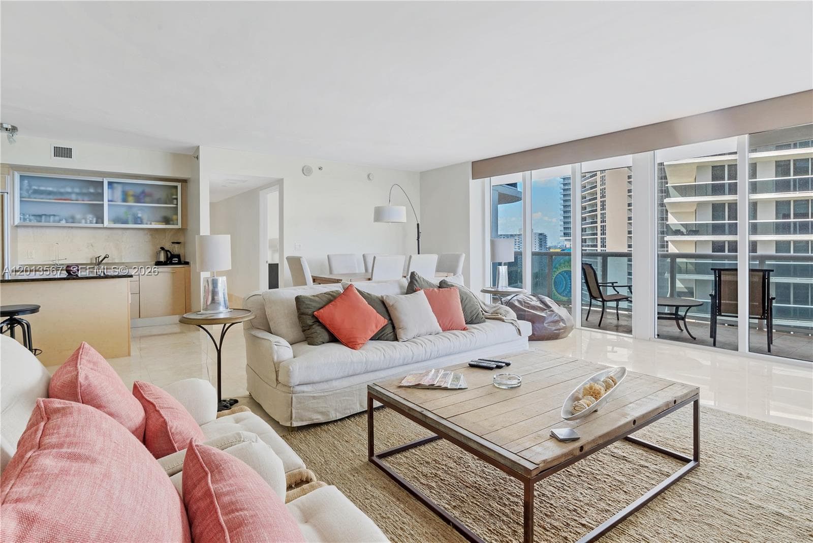1850 Ocean Dr 1410 photo 2