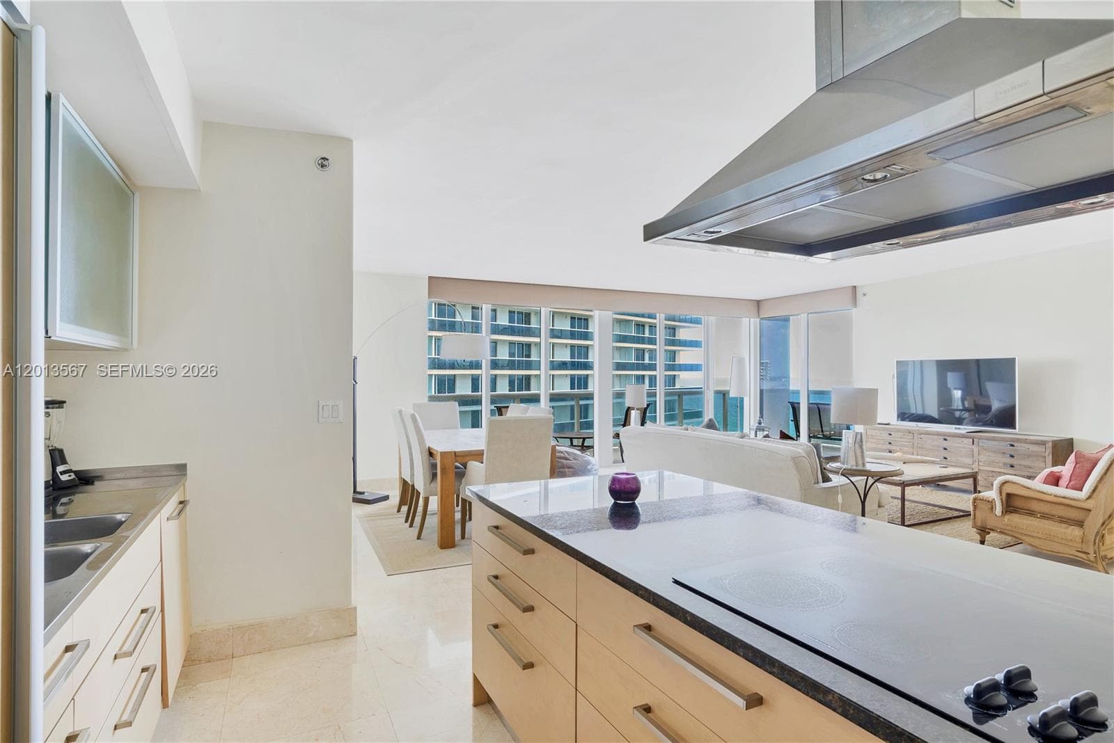 1850 Ocean Dr 1410 photo 7