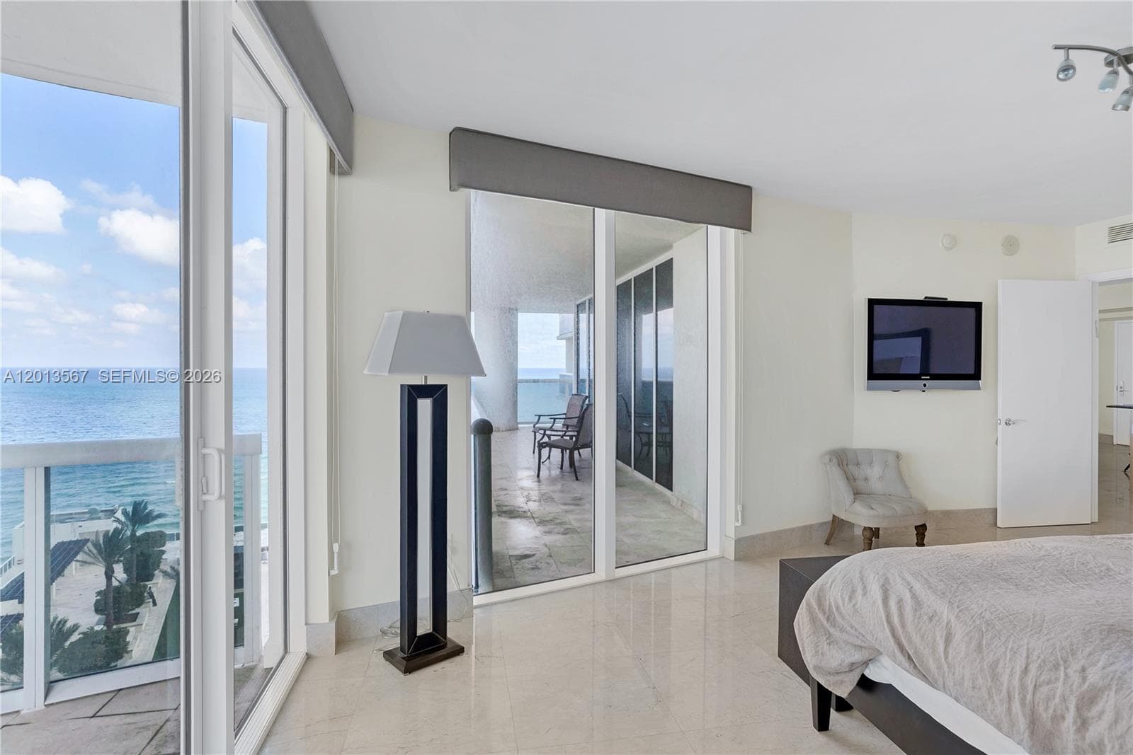 1850 Ocean Dr 1410 photo 18