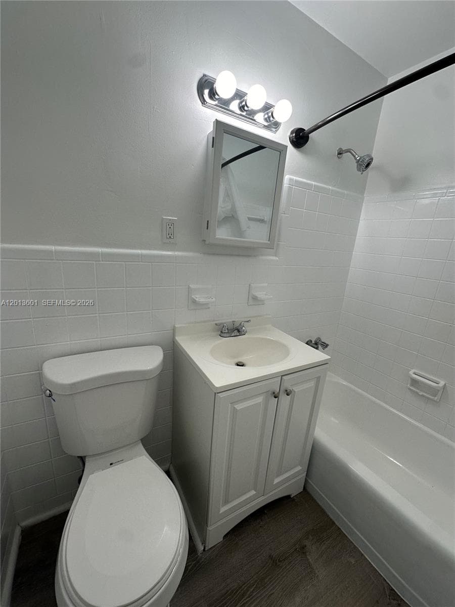 4246 Seagrape Dr 1 photo 17