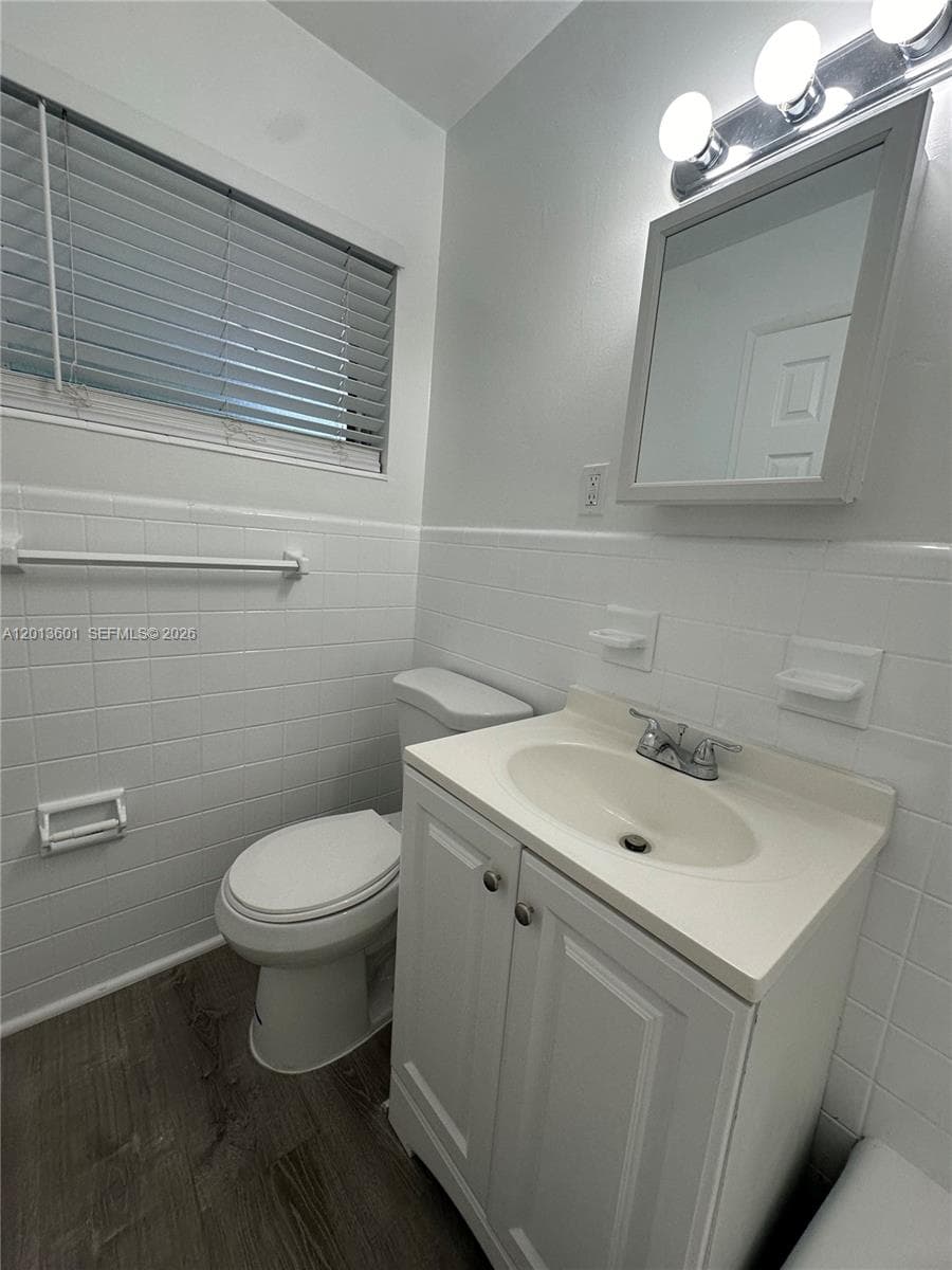 4246 Seagrape Dr 1 photo 15