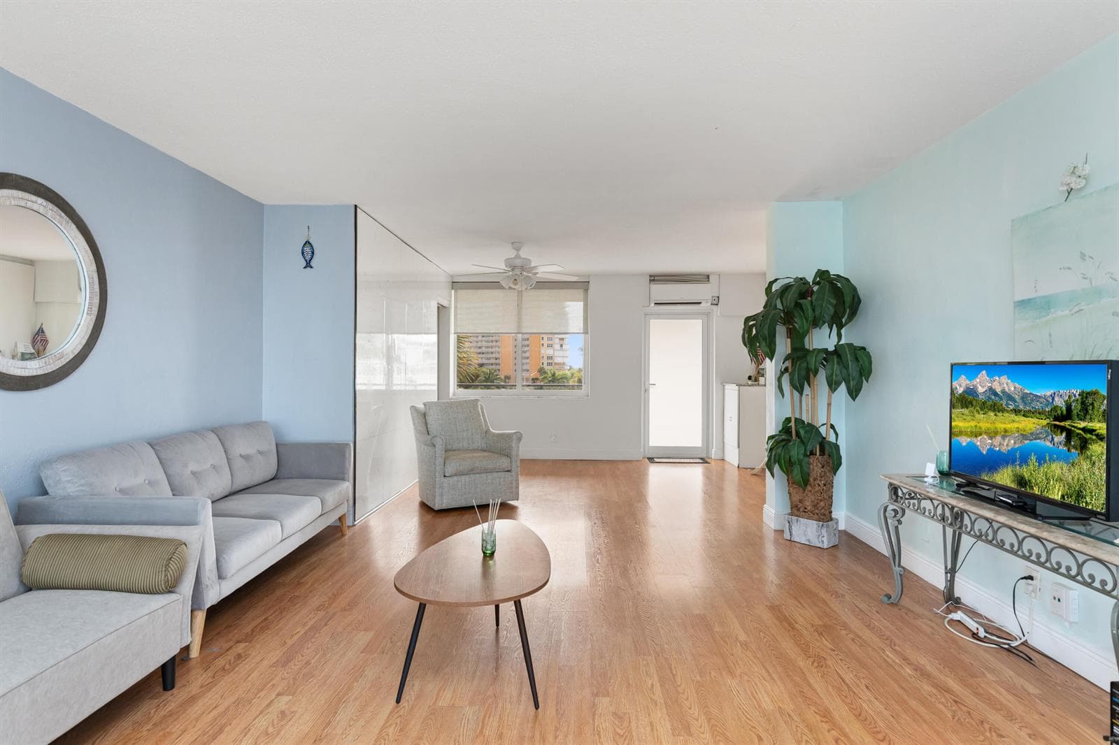 401 N Riverside Drive 406 photo 4