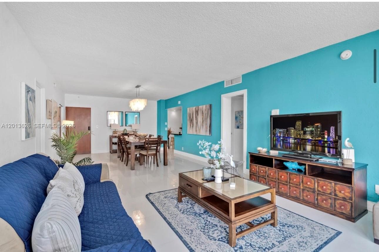 4001 Ocean Dr 7B photo 2