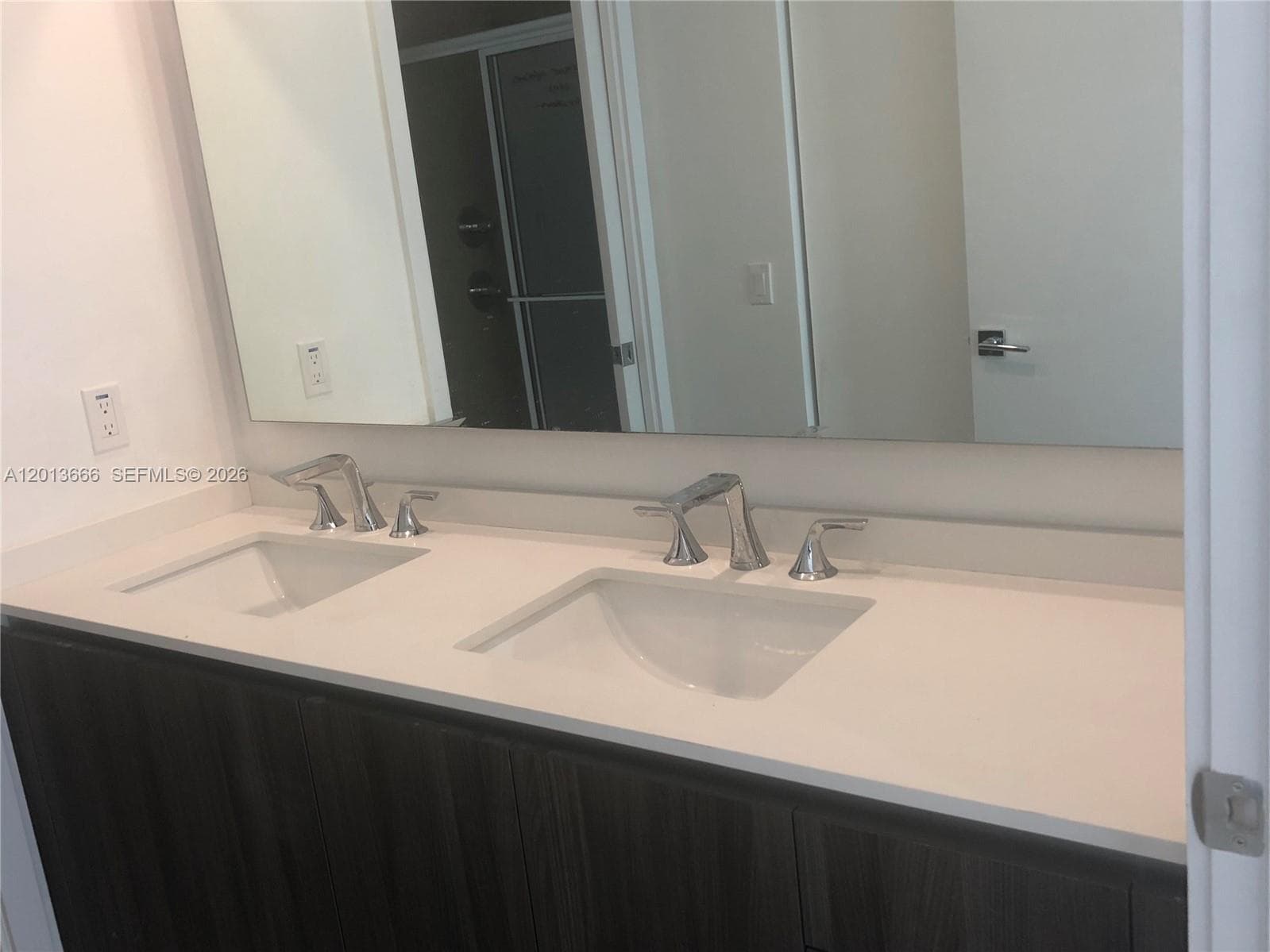 488 18th St 2203 photo 10