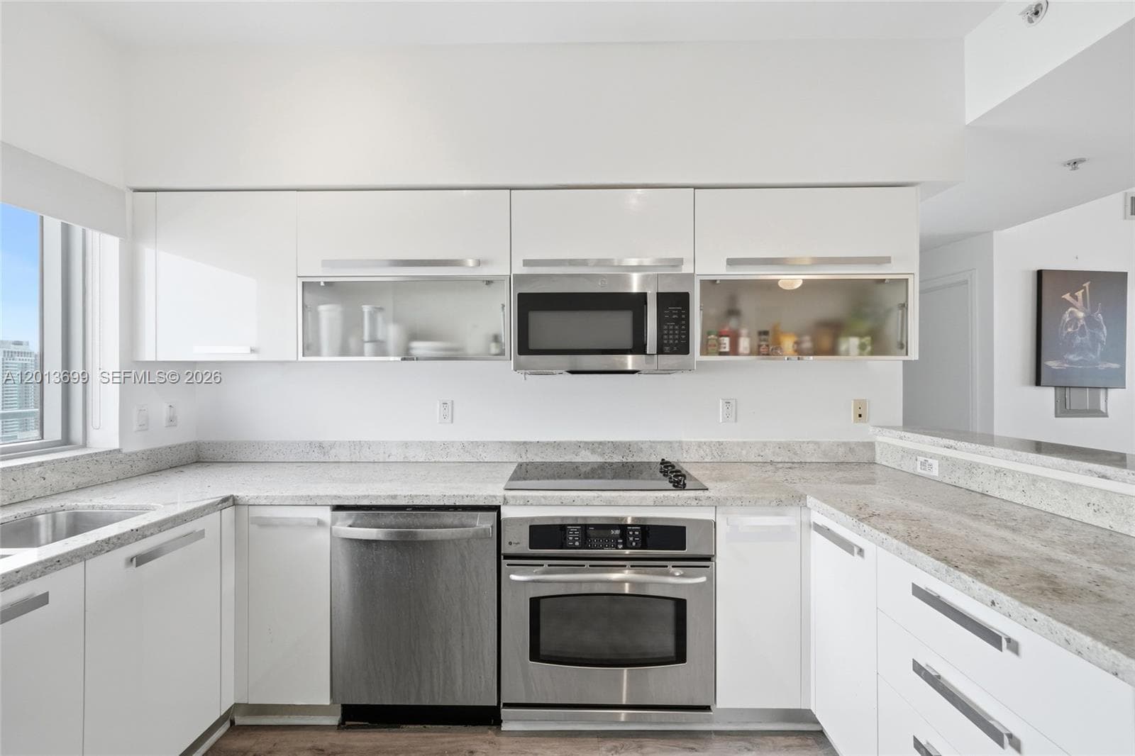 601 36th St 2707 photo 11