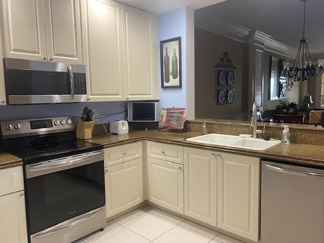 20 Harbour Isle Drive W 106 photo 11