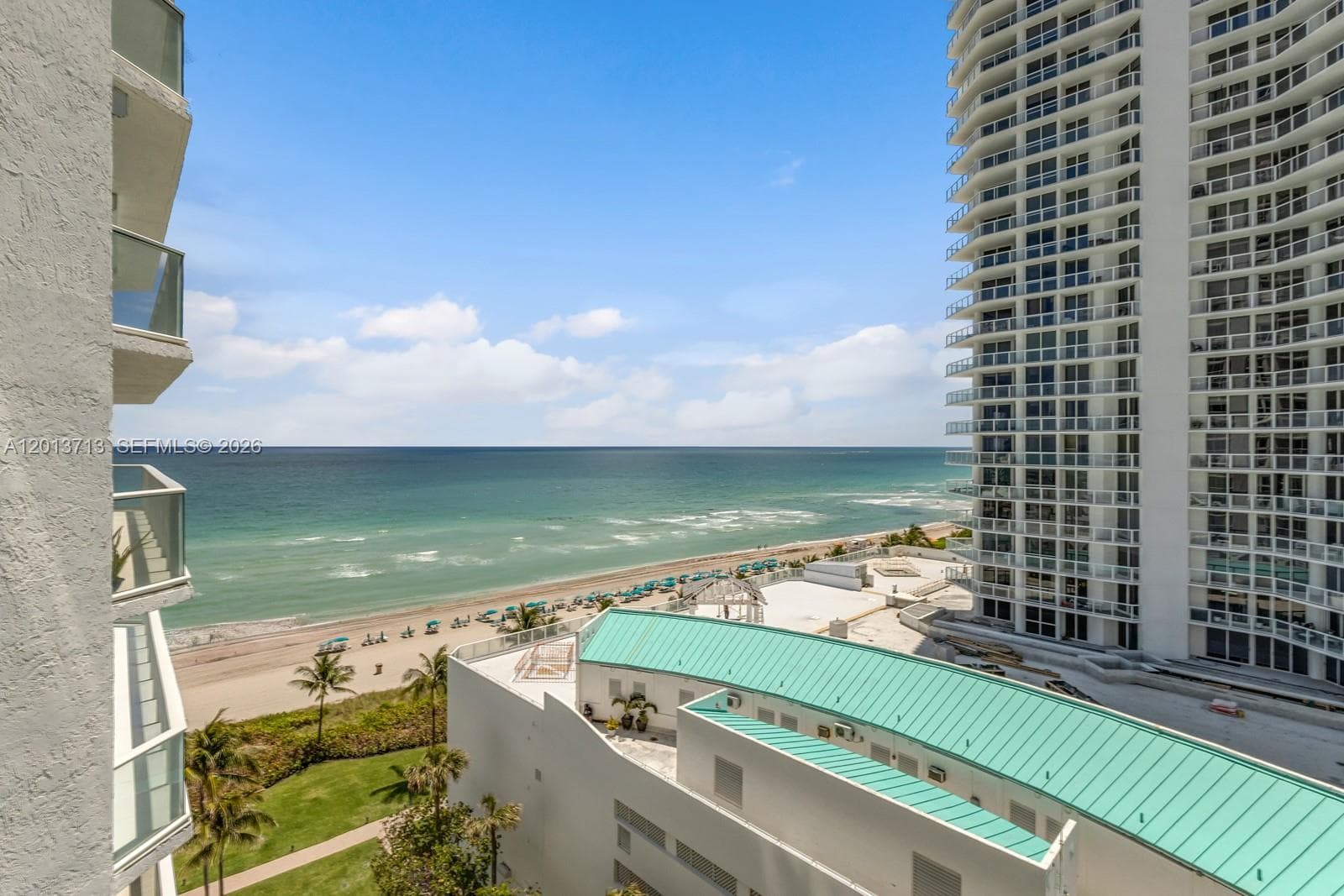 16445 Collins Ave 922 photo 2