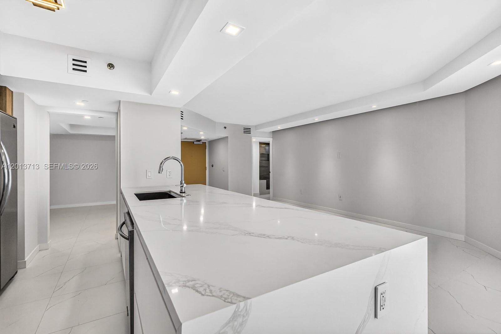 16445 Collins Ave 922 photo 13