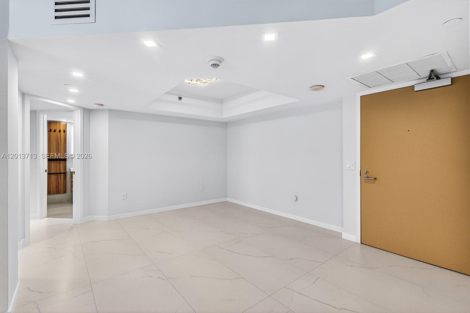 16445 Collins Ave 922 photo 16