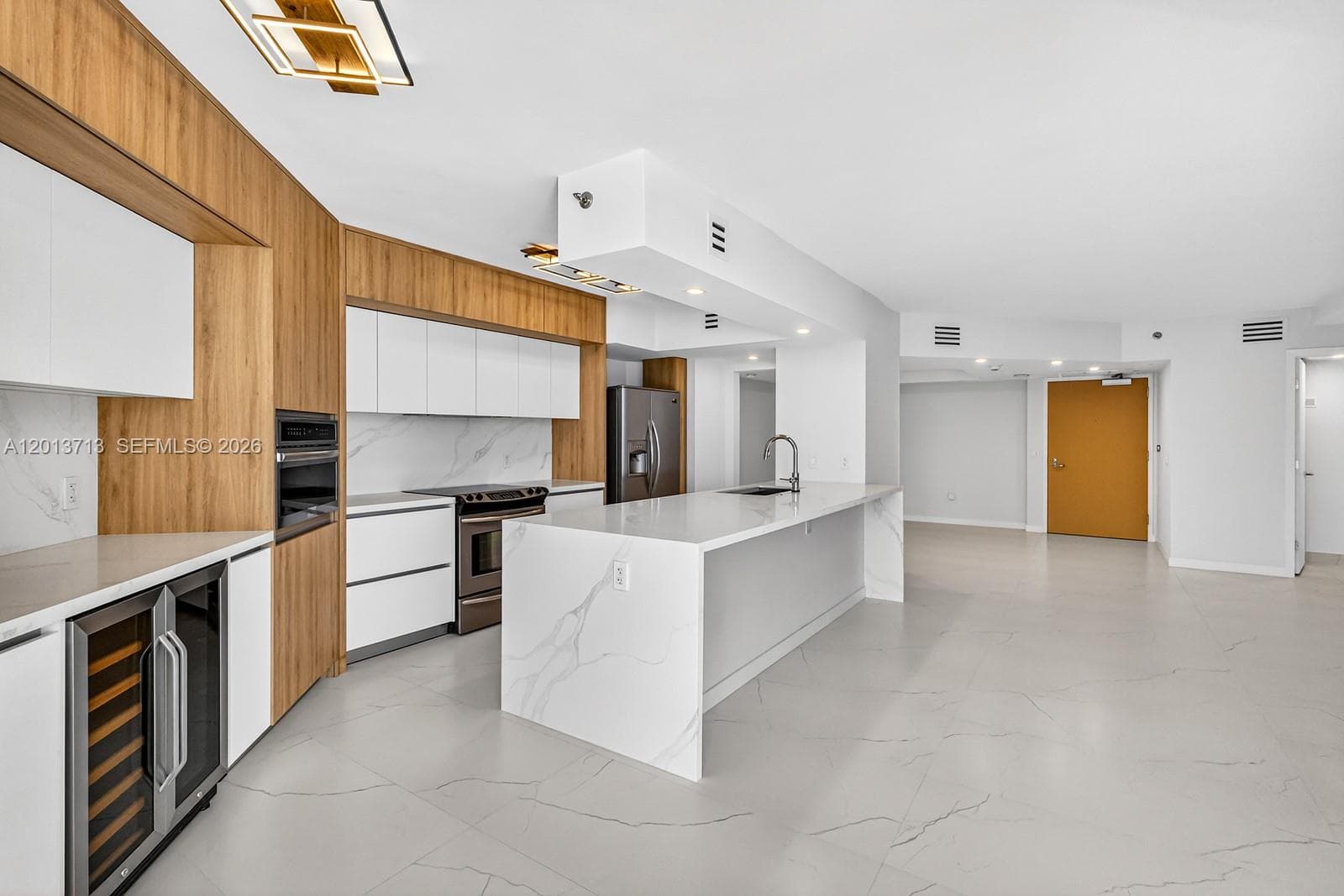 16445 Collins Ave 922 photo 11