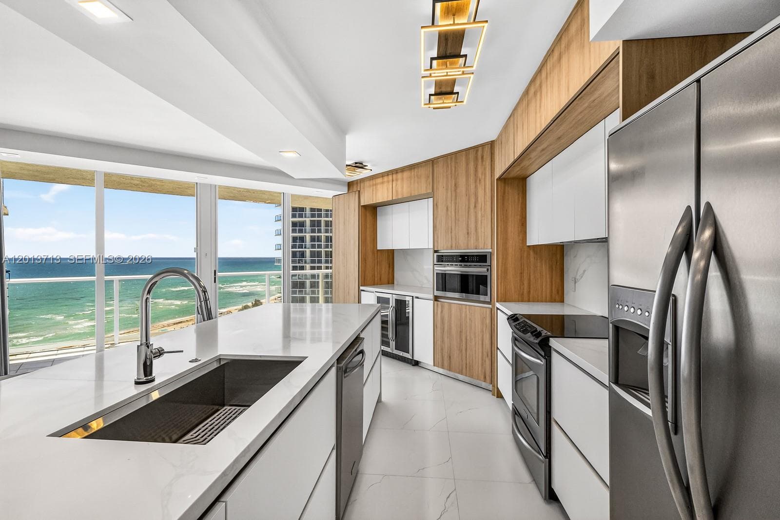 16445 Collins Ave 922 photo 4