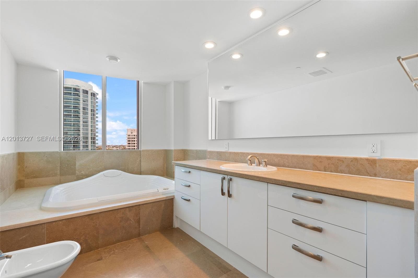 5959 Collins Ave 1101 photo 13