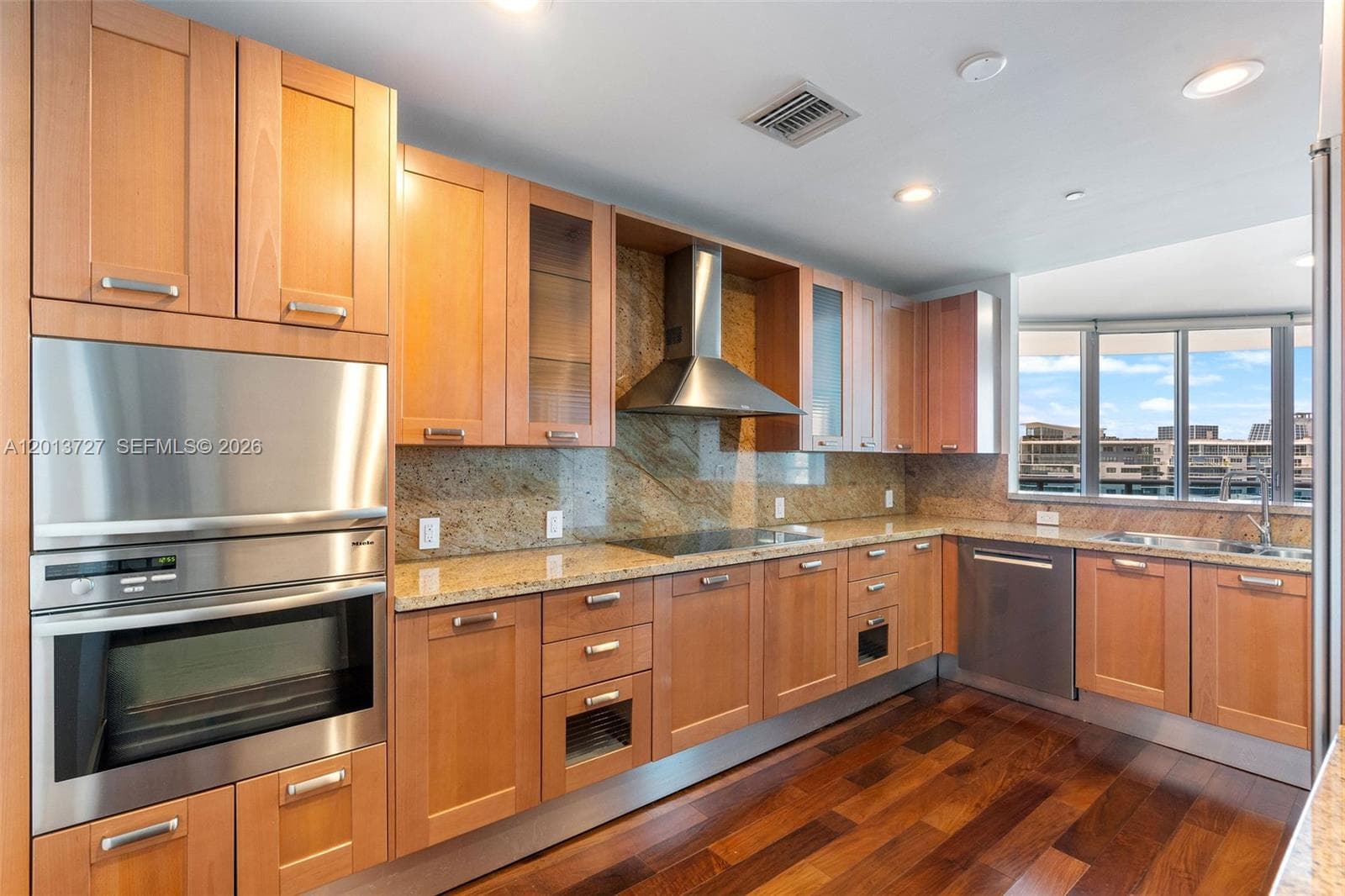 5959 Collins Ave 1101 photo 9