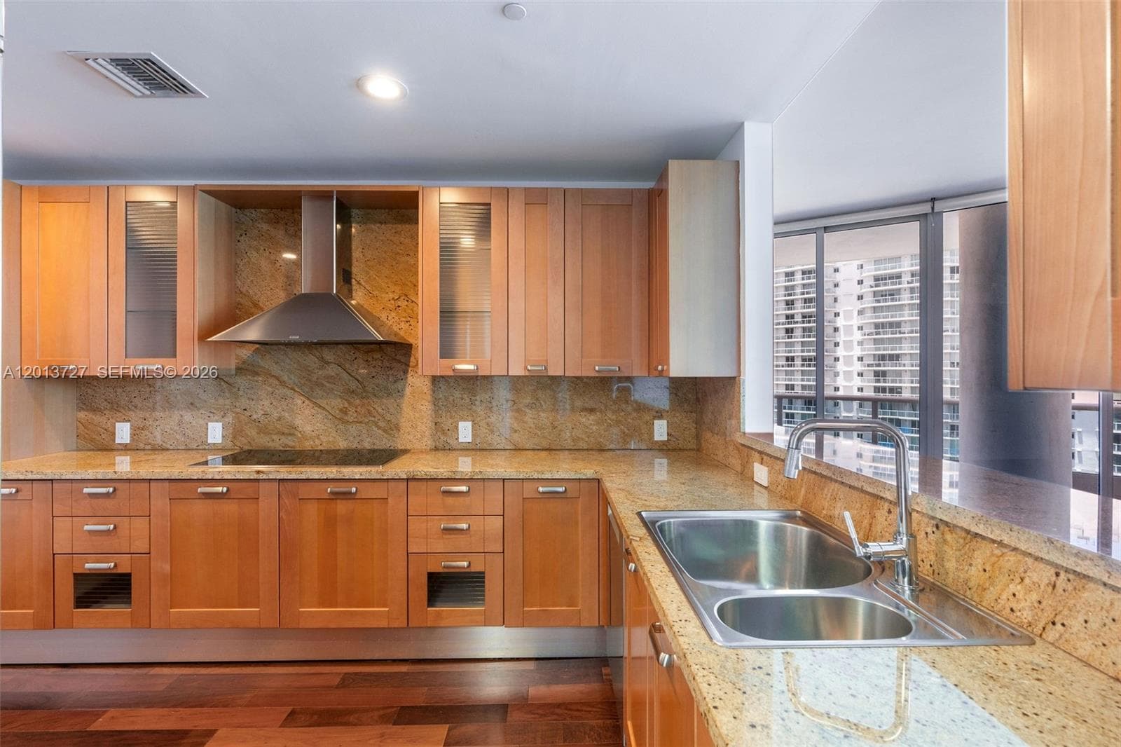 5959 Collins Ave 1101 photo 8