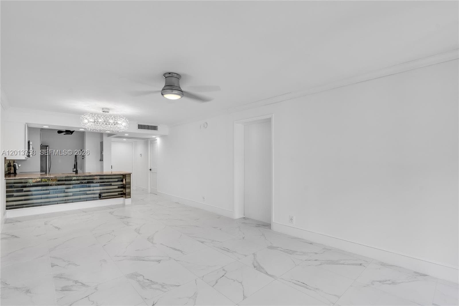 12 Royal Palm Way 103 photo 6