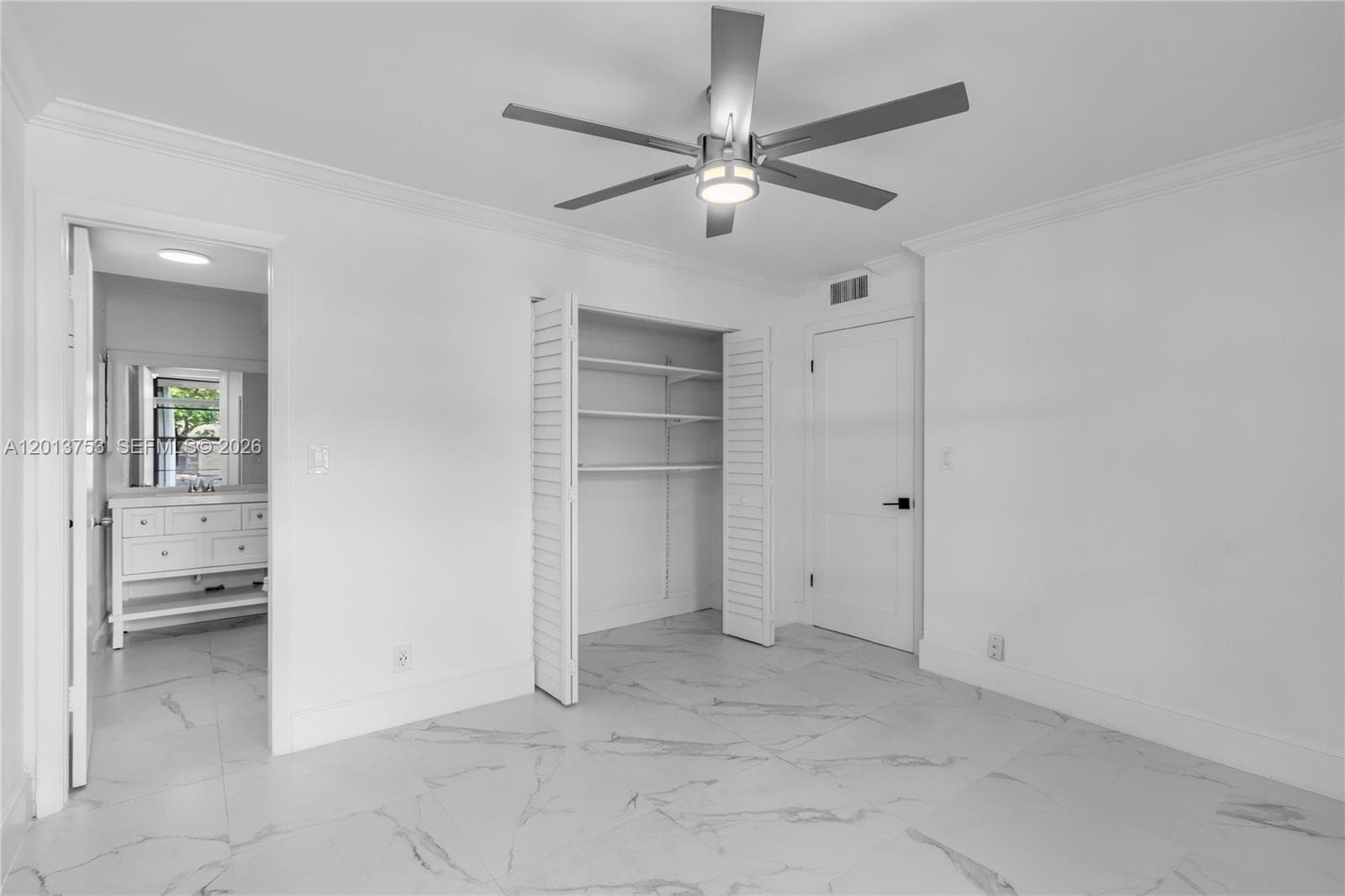 12 Royal Palm Way 103 photo 13