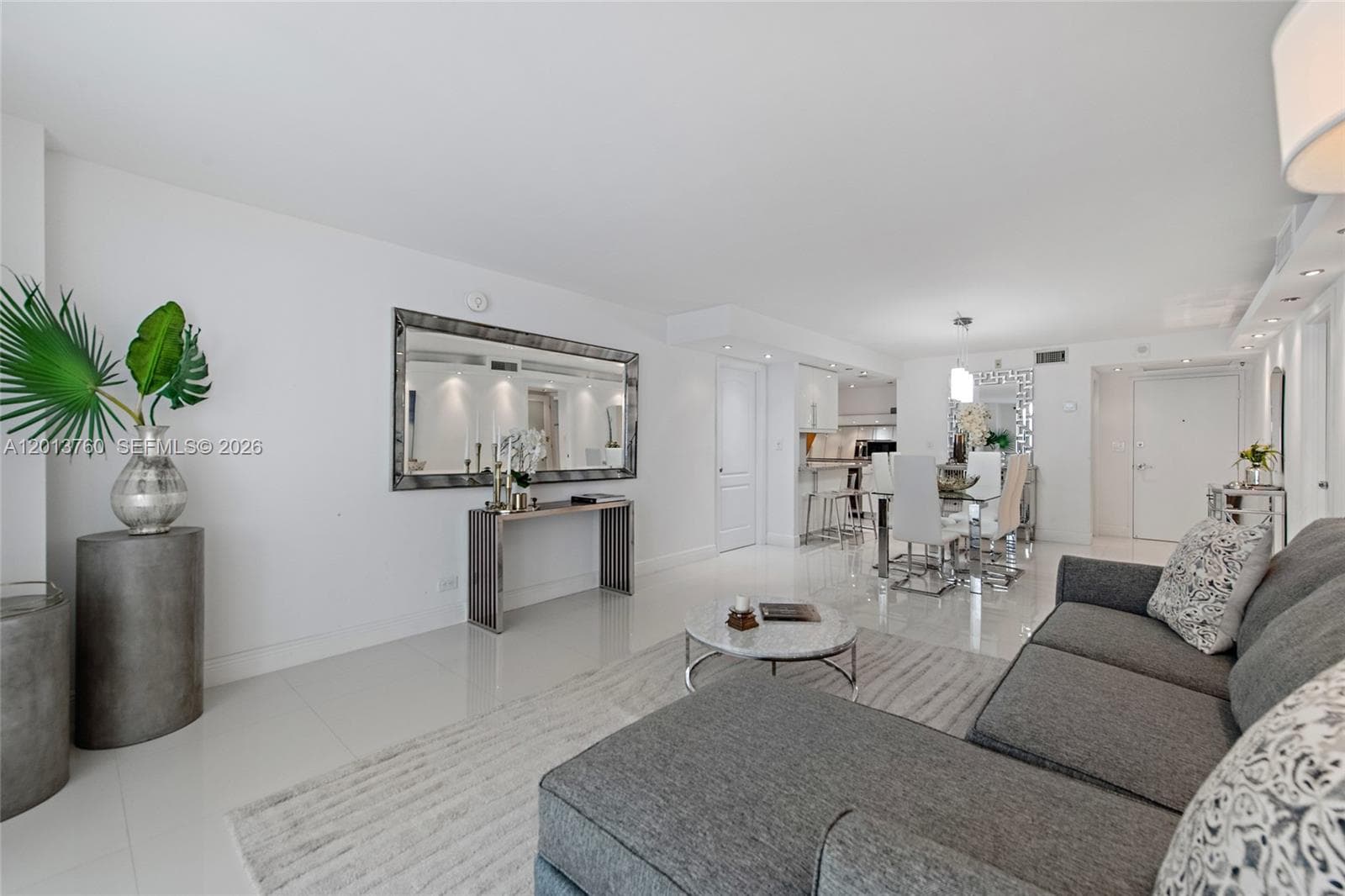 6039 Collins Ave PH7 photo 10