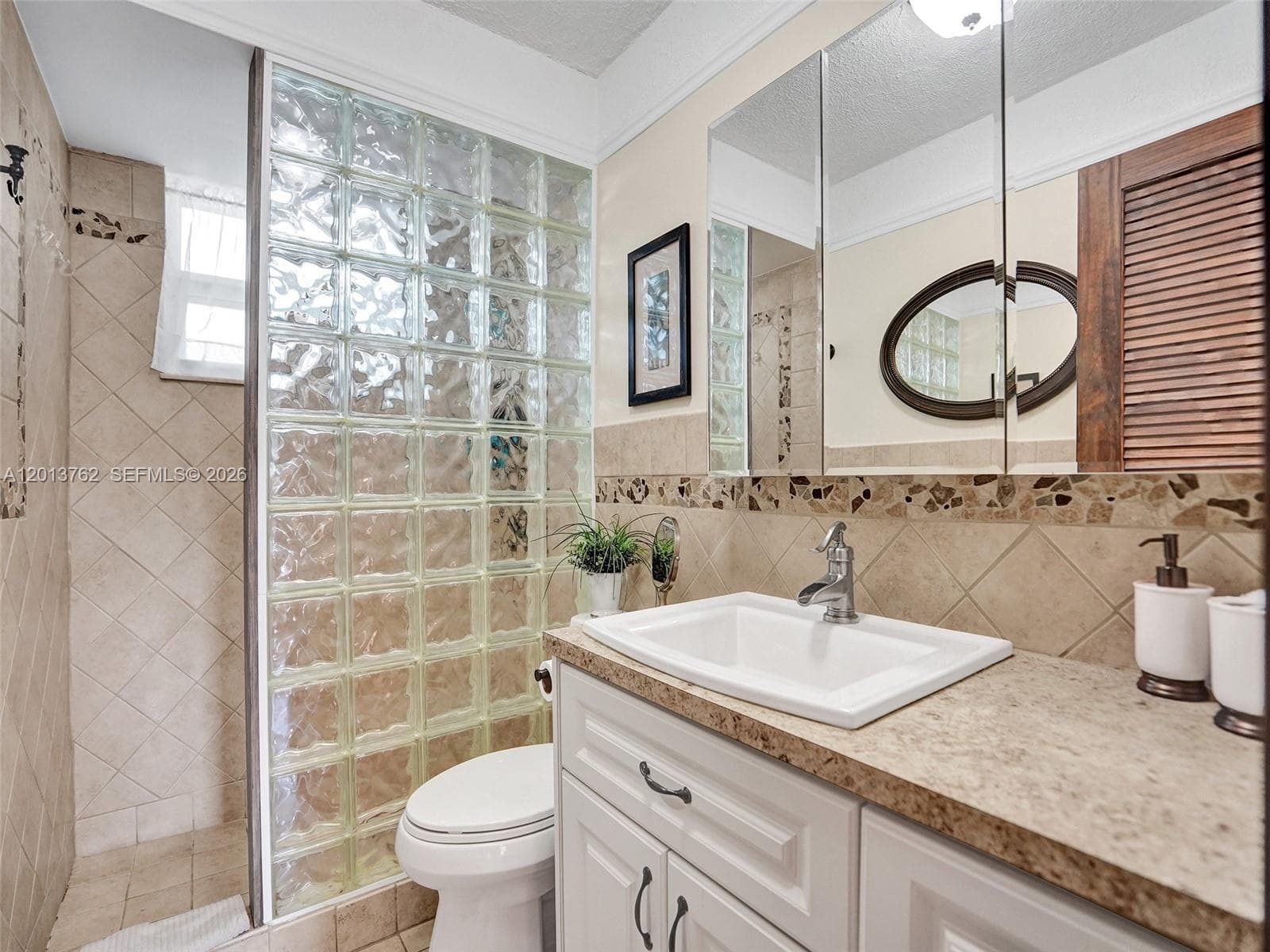 2600 Diana Dr 105 photo 3