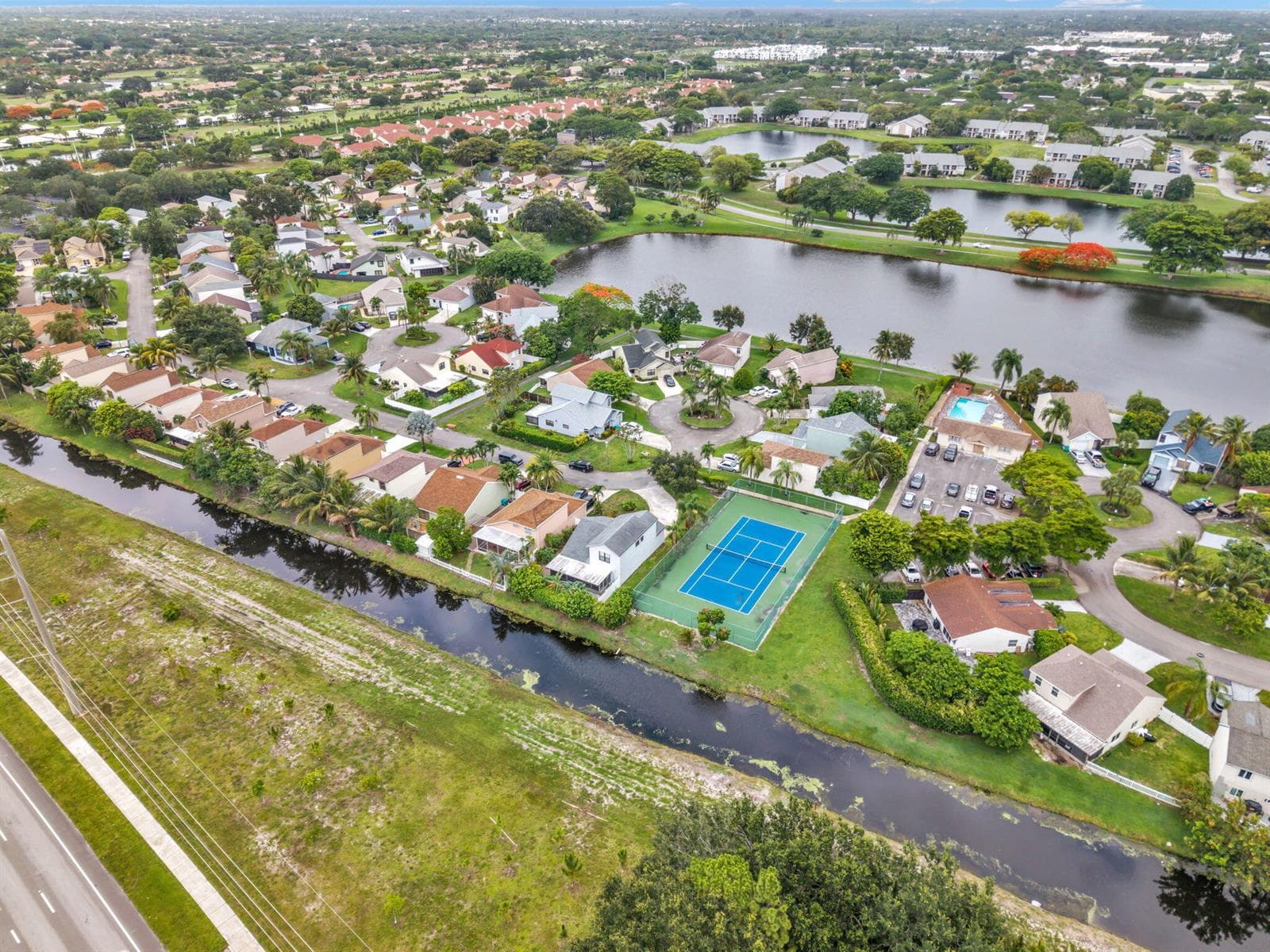 143 W Tara Lakes Dr Drive W photo 5