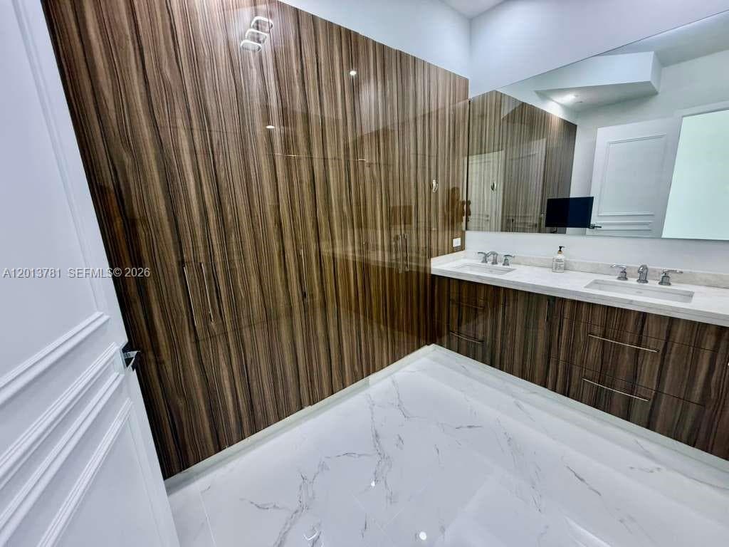 900 Brickell Key Blvd 2604 photo 23
