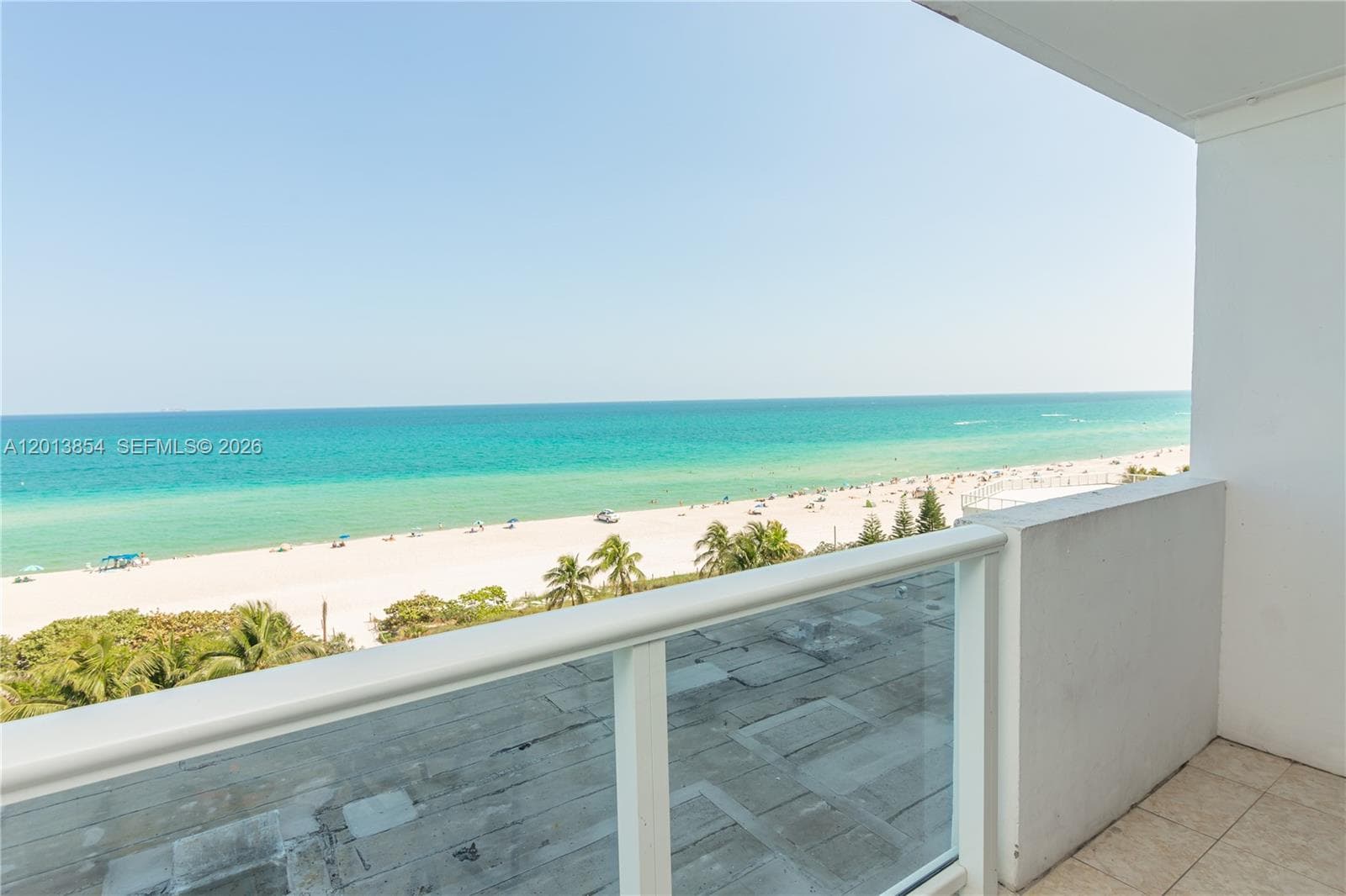 5445 Collins Ave 627 photo 2