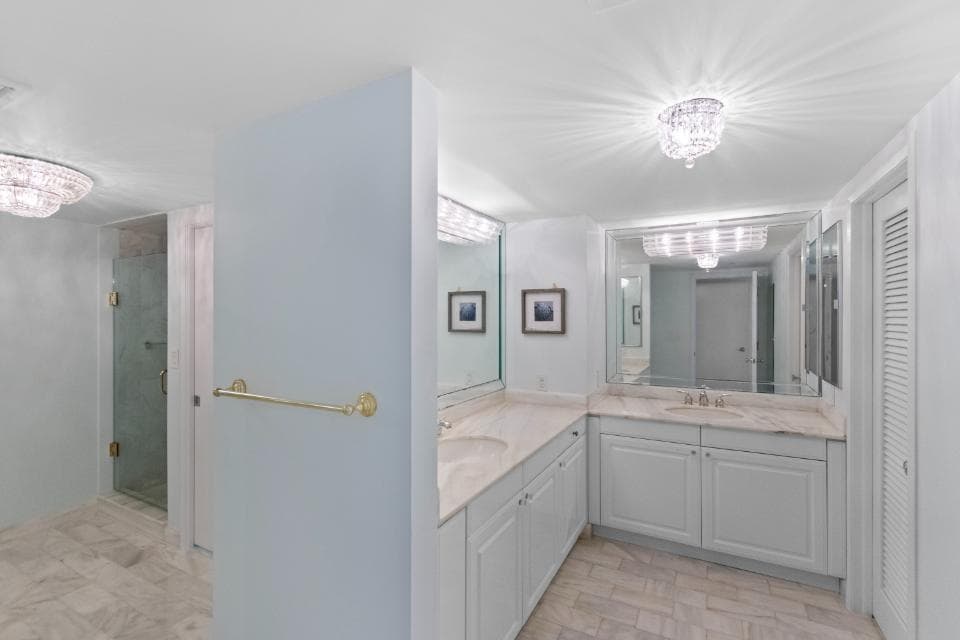 100 Lakeshore Drive 957 photo 20
