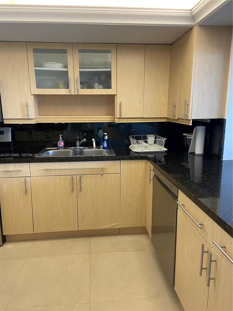 1800 Ocean Blvd 711 photo 21