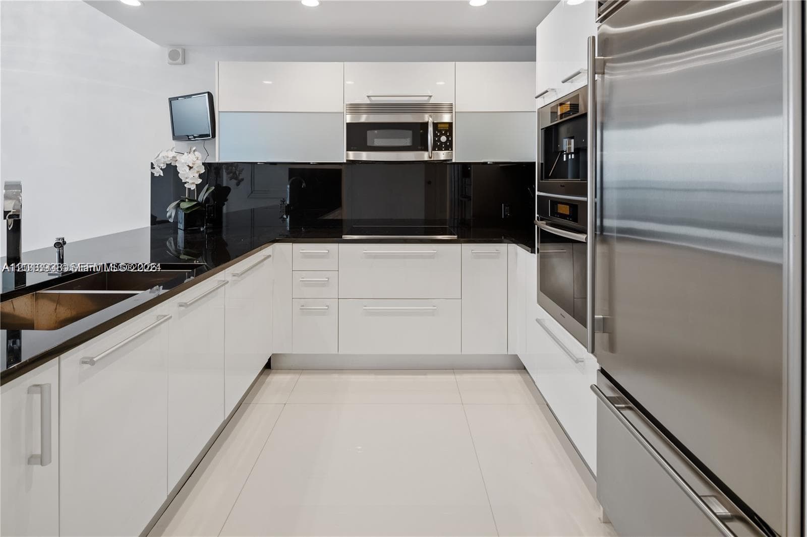17121 Collins Ave 1703 photo 9