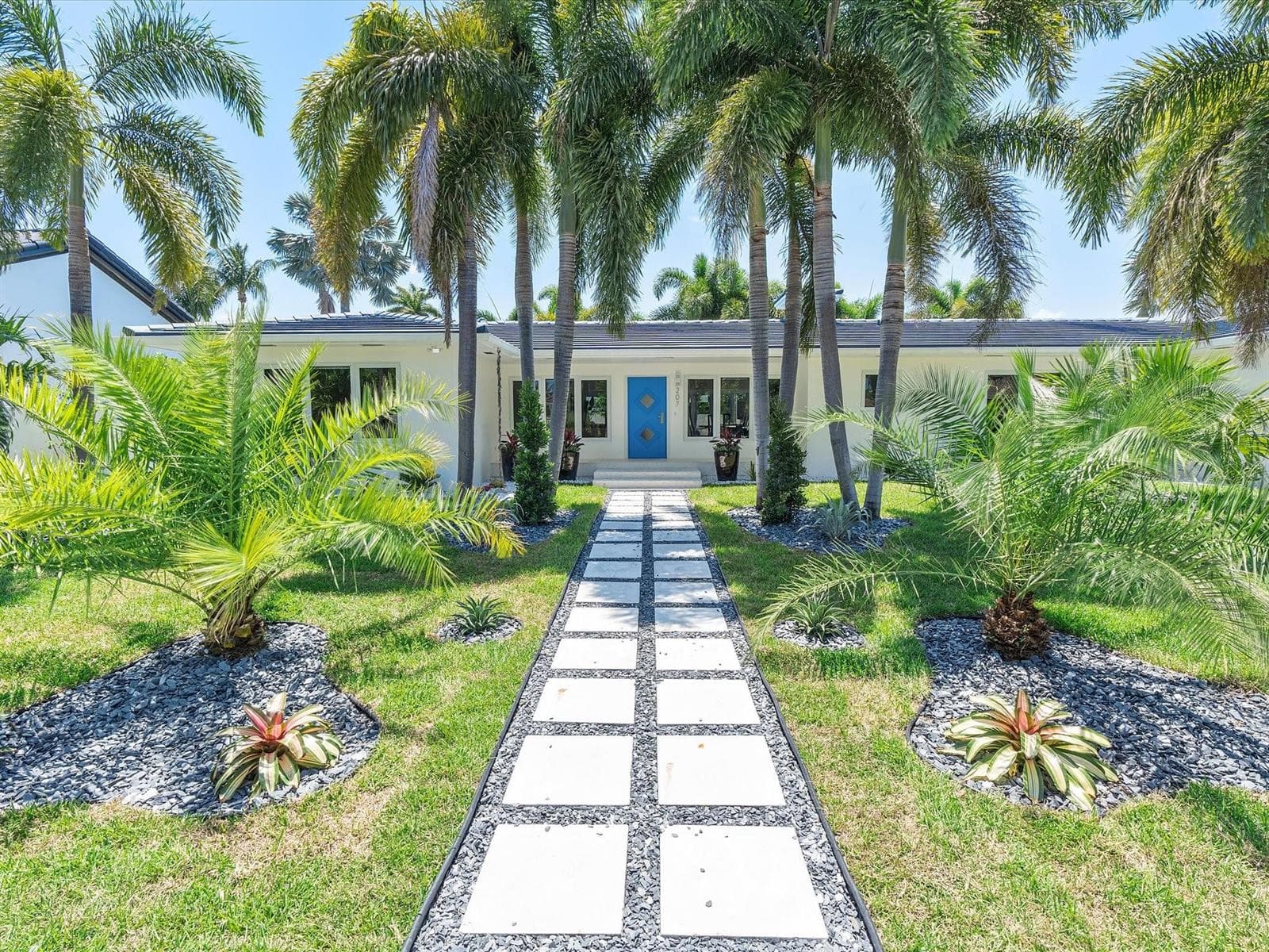 207 Royal Palm Drive photo 6