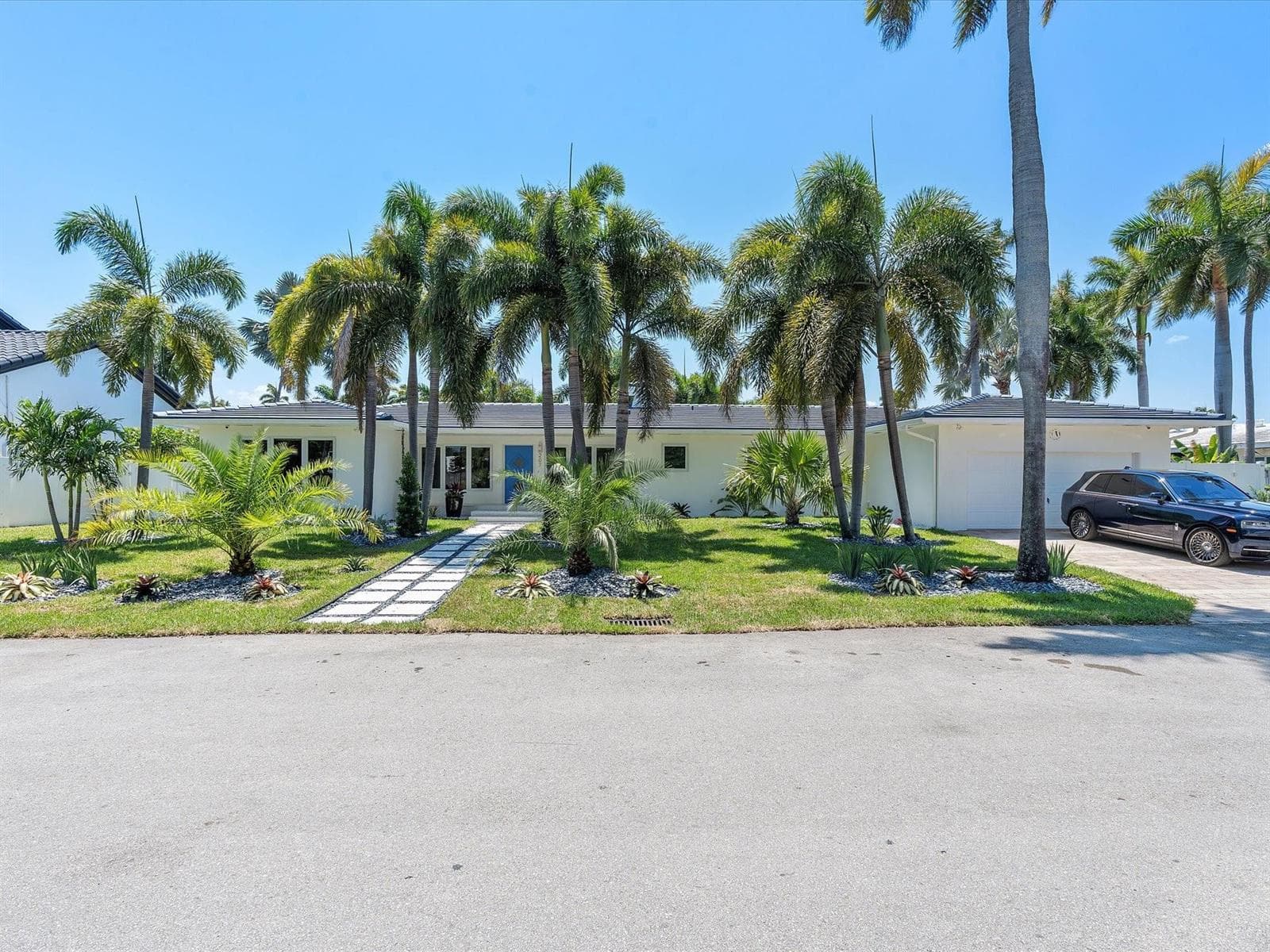 207 Royal Palm Drive photo 5