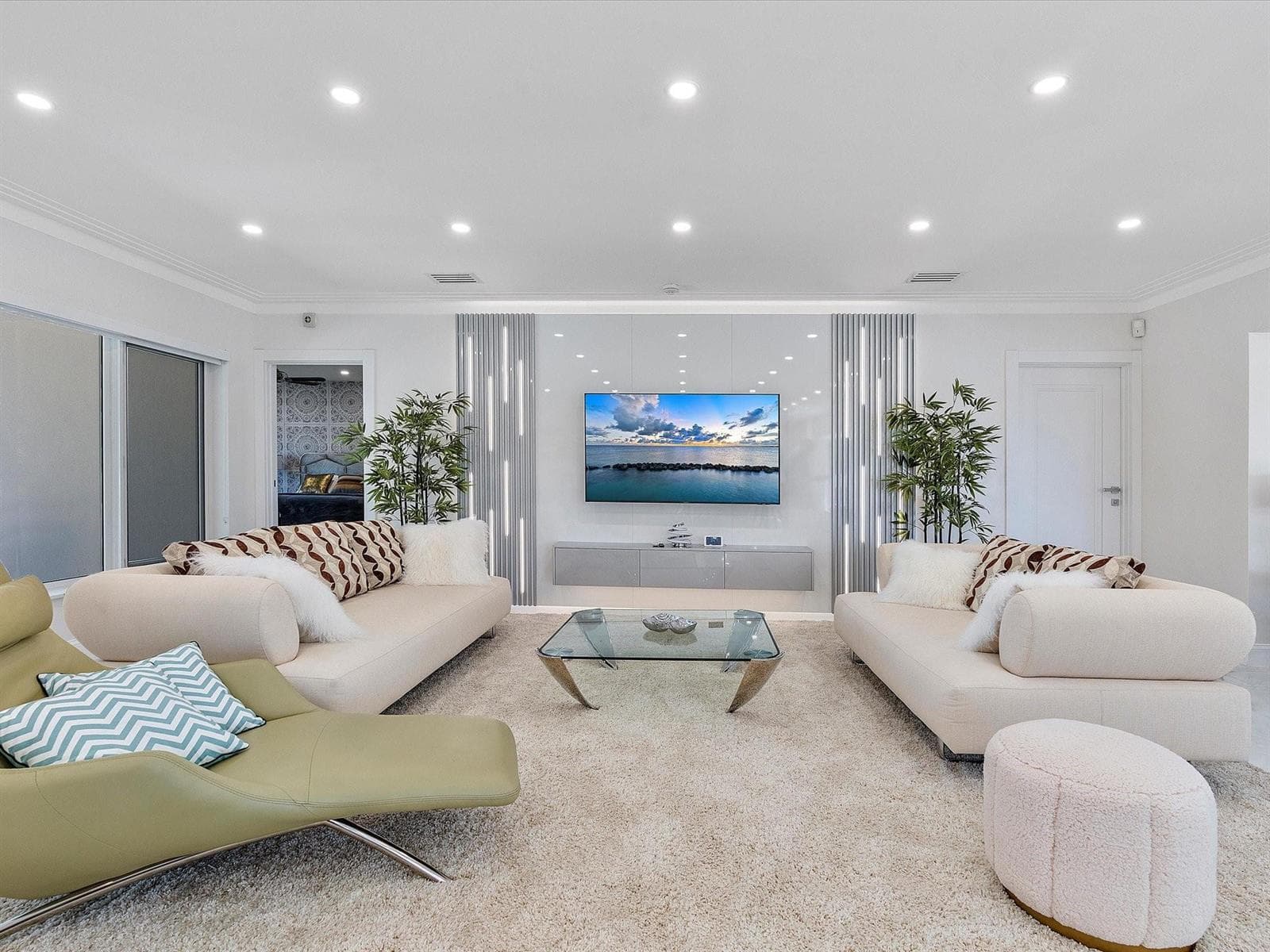 207 Royal Palm Drive photo 8